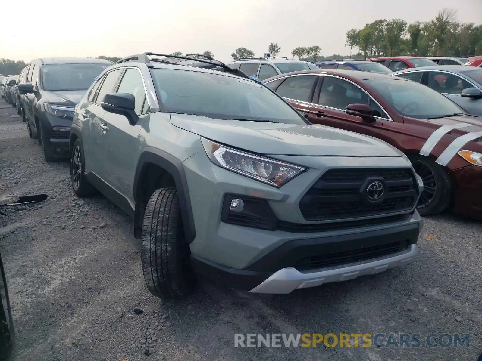 1 Photograph of a damaged car 2T3J1RFV8KC032252 TOYOTA RAV4 2019