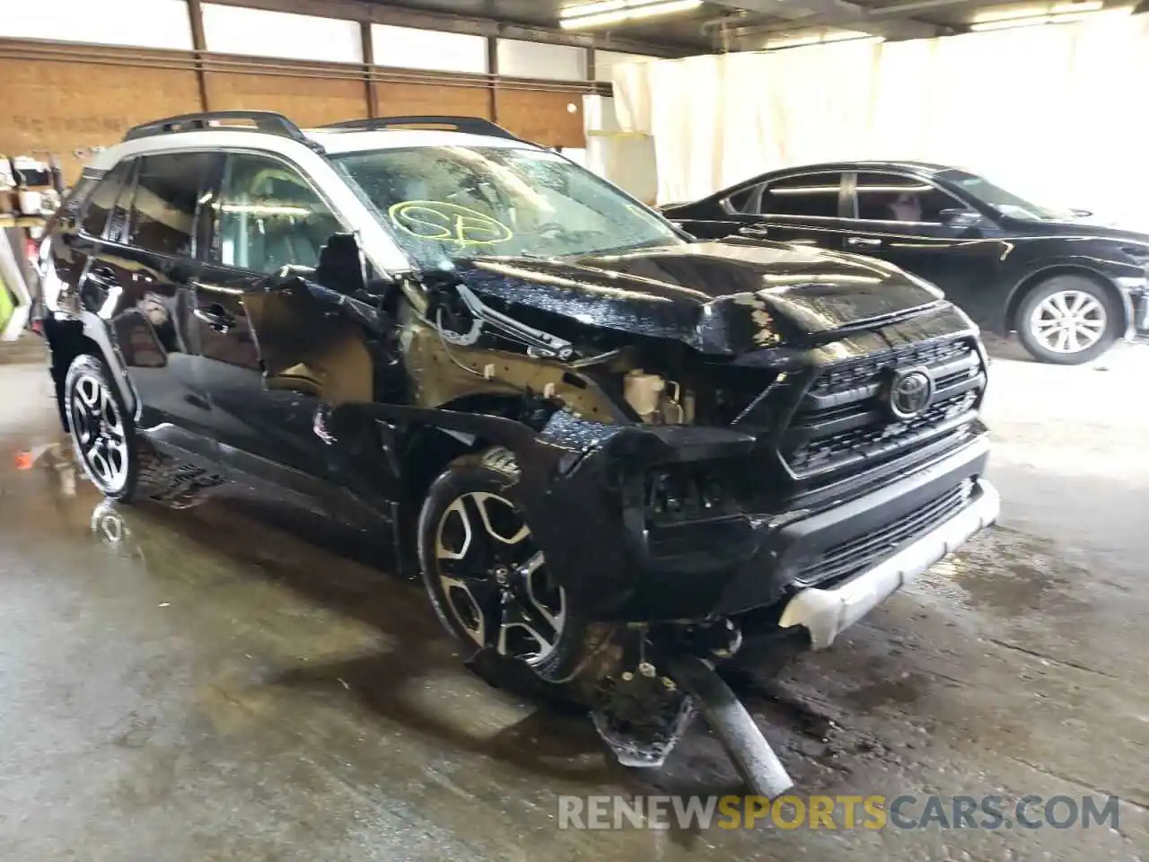 1 Photograph of a damaged car 2T3J1RFV8KC032784 TOYOTA RAV4 2019