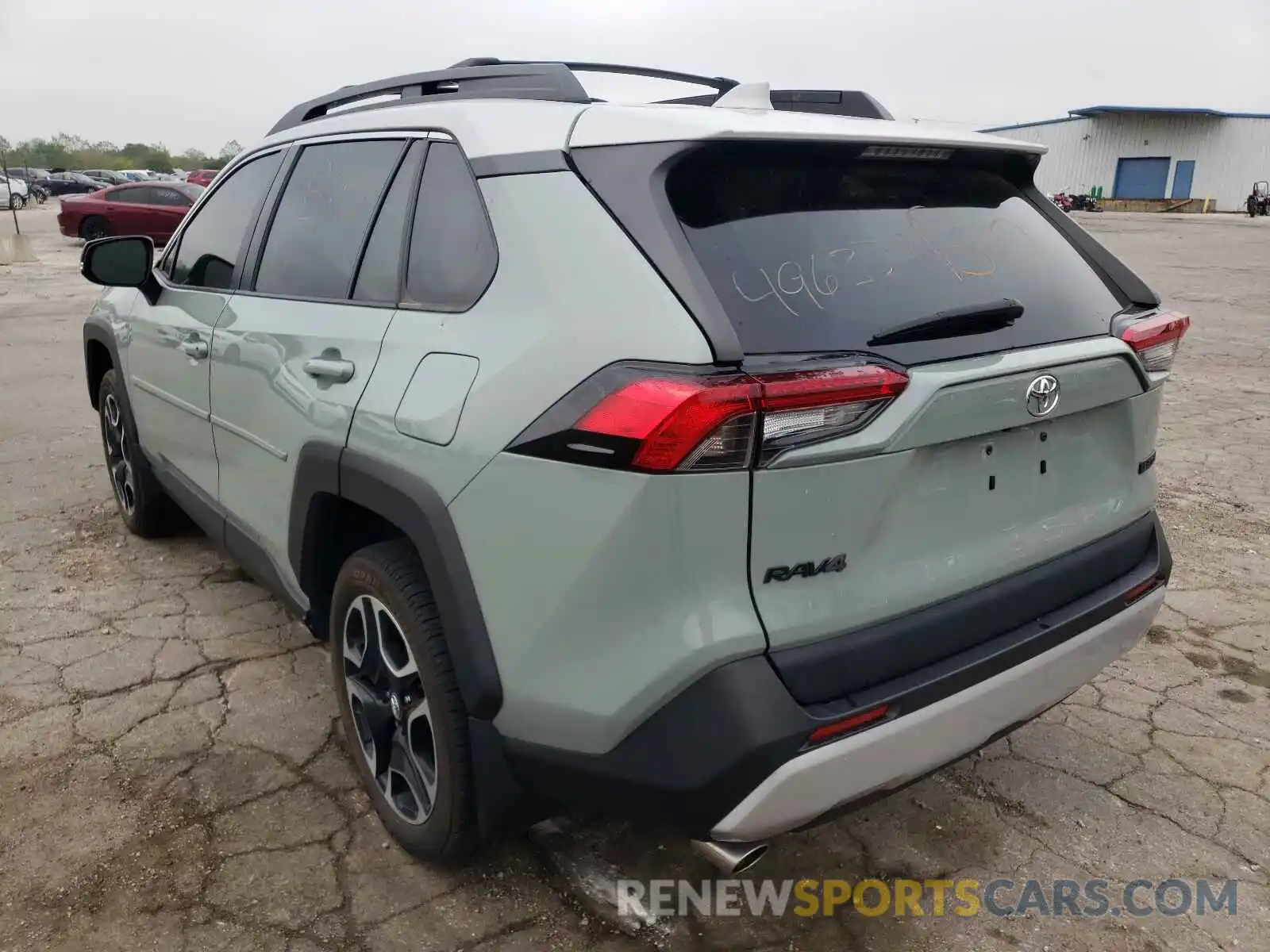 3 Фотография поврежденного автомобиля 2T3J1RFV8KW001694 TOYOTA RAV4 2019