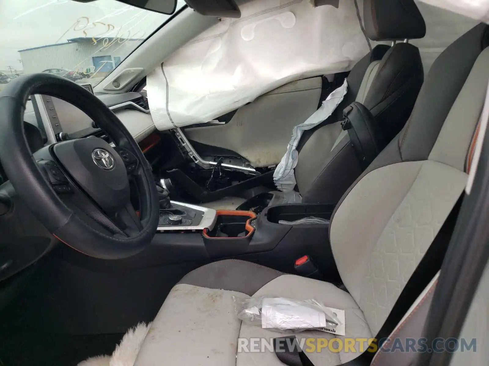 5 Photograph of a damaged car 2T3J1RFV8KW001694 TOYOTA RAV4 2019