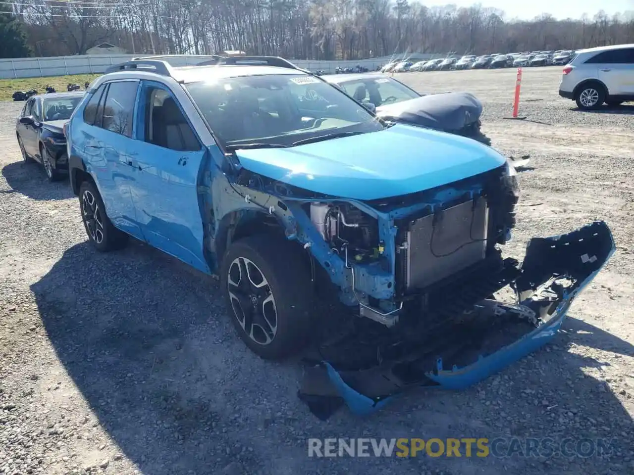 1 Photograph of a damaged car 2T3J1RFV8KW002800 TOYOTA RAV4 2019