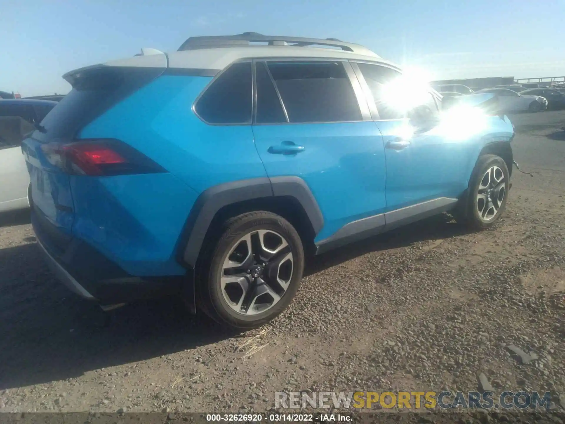 2 Фотография поврежденного автомобиля 2T3J1RFV8KW006989 TOYOTA RAV4 2019