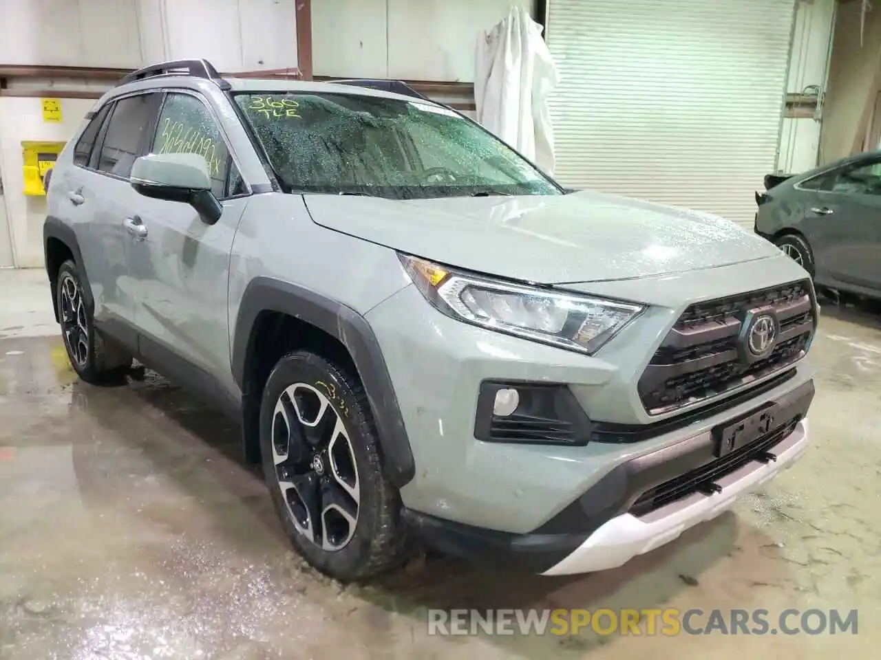 1 Photograph of a damaged car 2T3J1RFV8KW010430 TOYOTA RAV4 2019