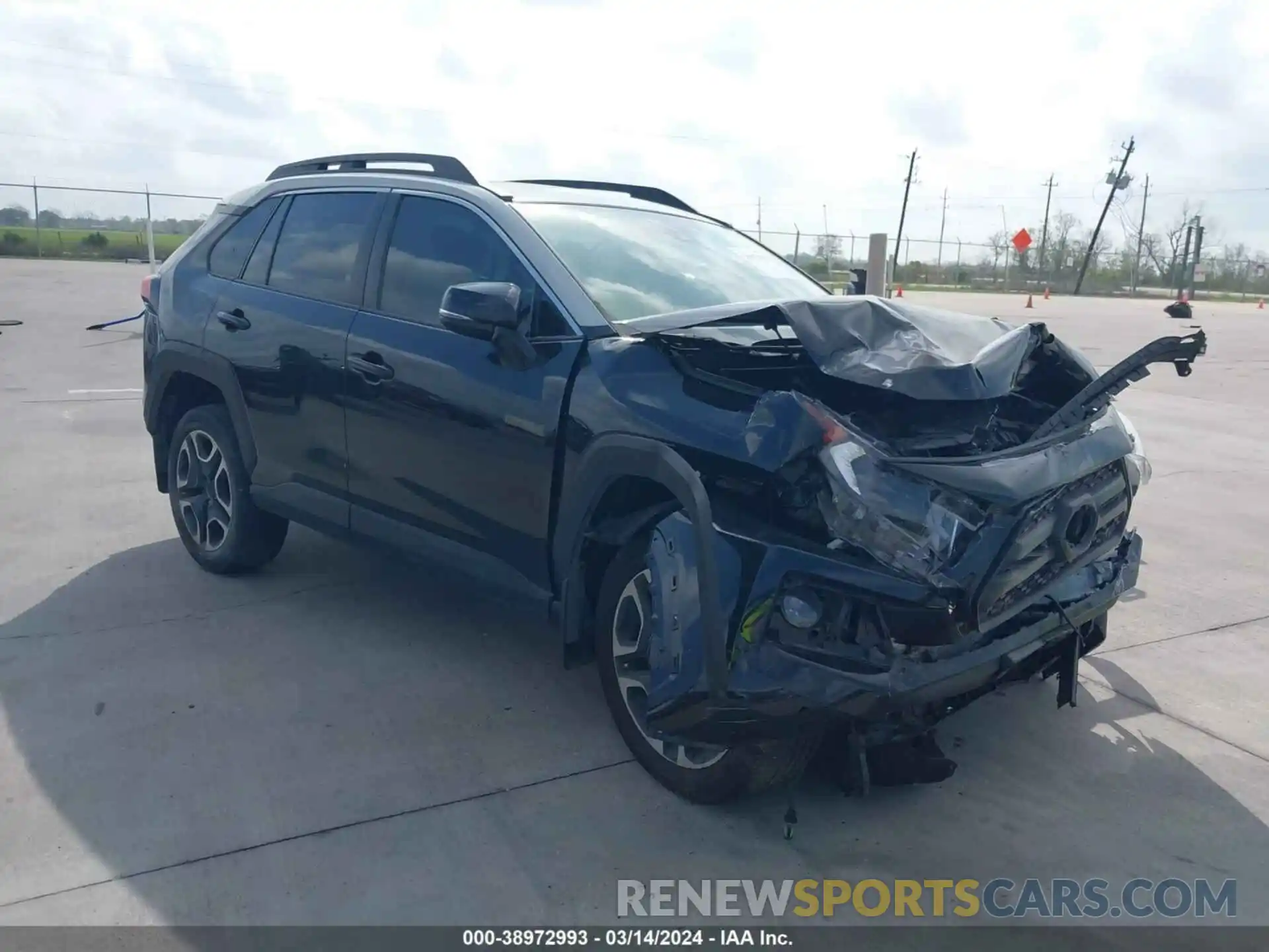 1 Photograph of a damaged car 2T3J1RFV8KW015482 TOYOTA RAV4 2019