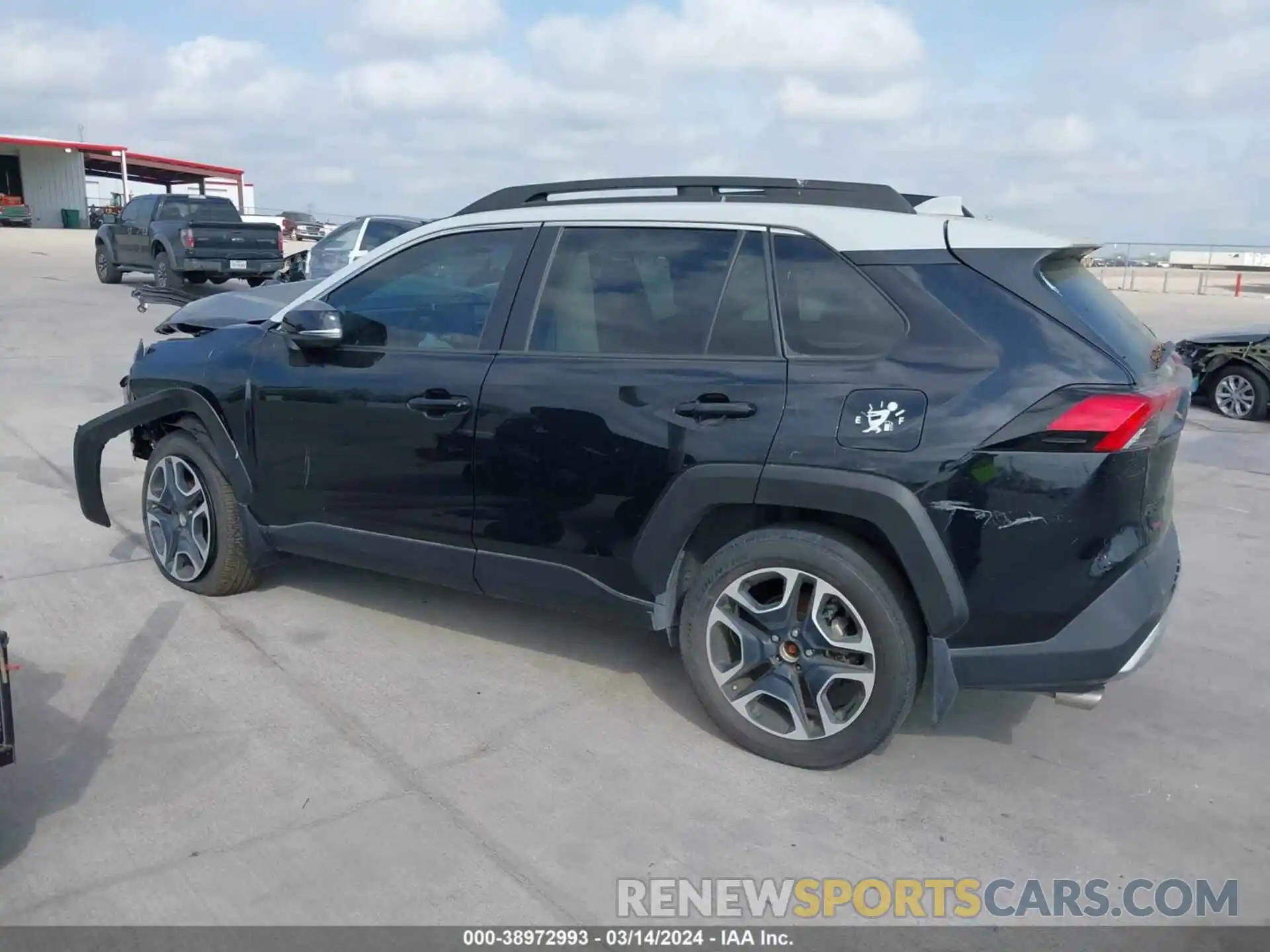 14 Photograph of a damaged car 2T3J1RFV8KW015482 TOYOTA RAV4 2019