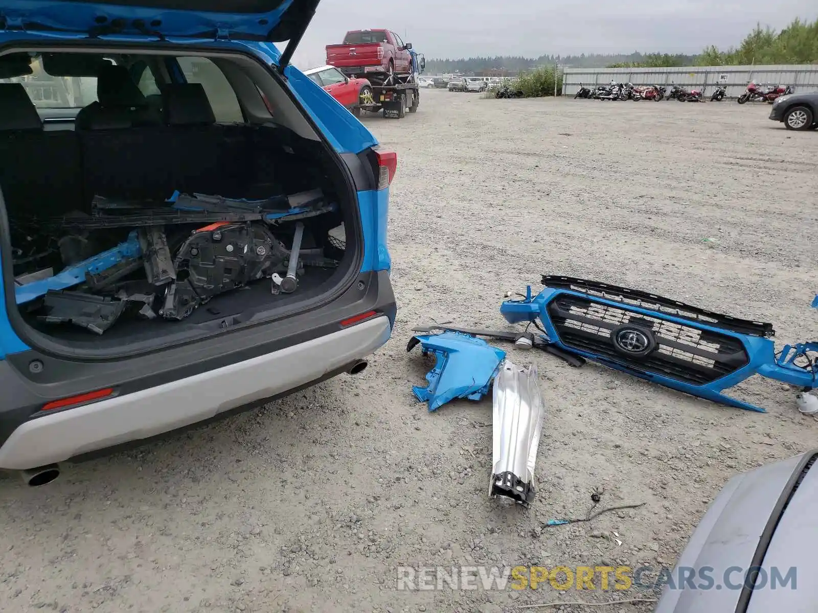 9 Photograph of a damaged car 2T3J1RFV8KW017460 TOYOTA RAV4 2019