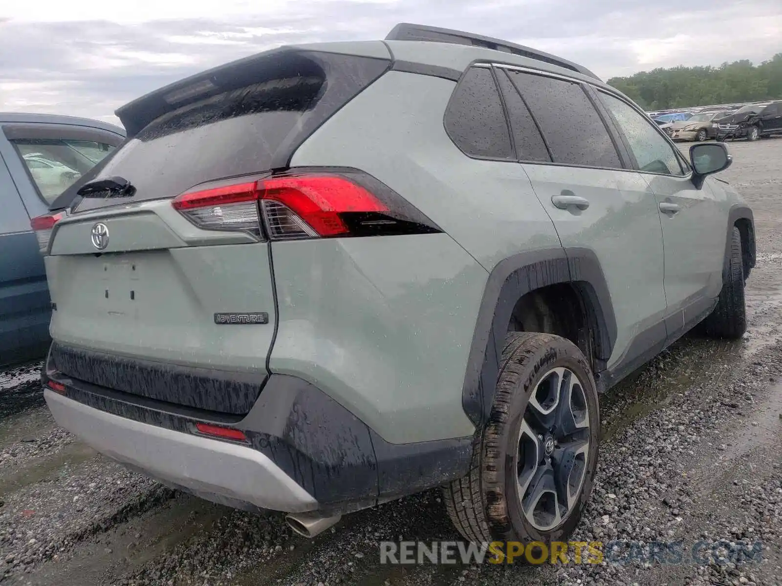 4 Photograph of a damaged car 2T3J1RFV8KW026708 TOYOTA RAV4 2019