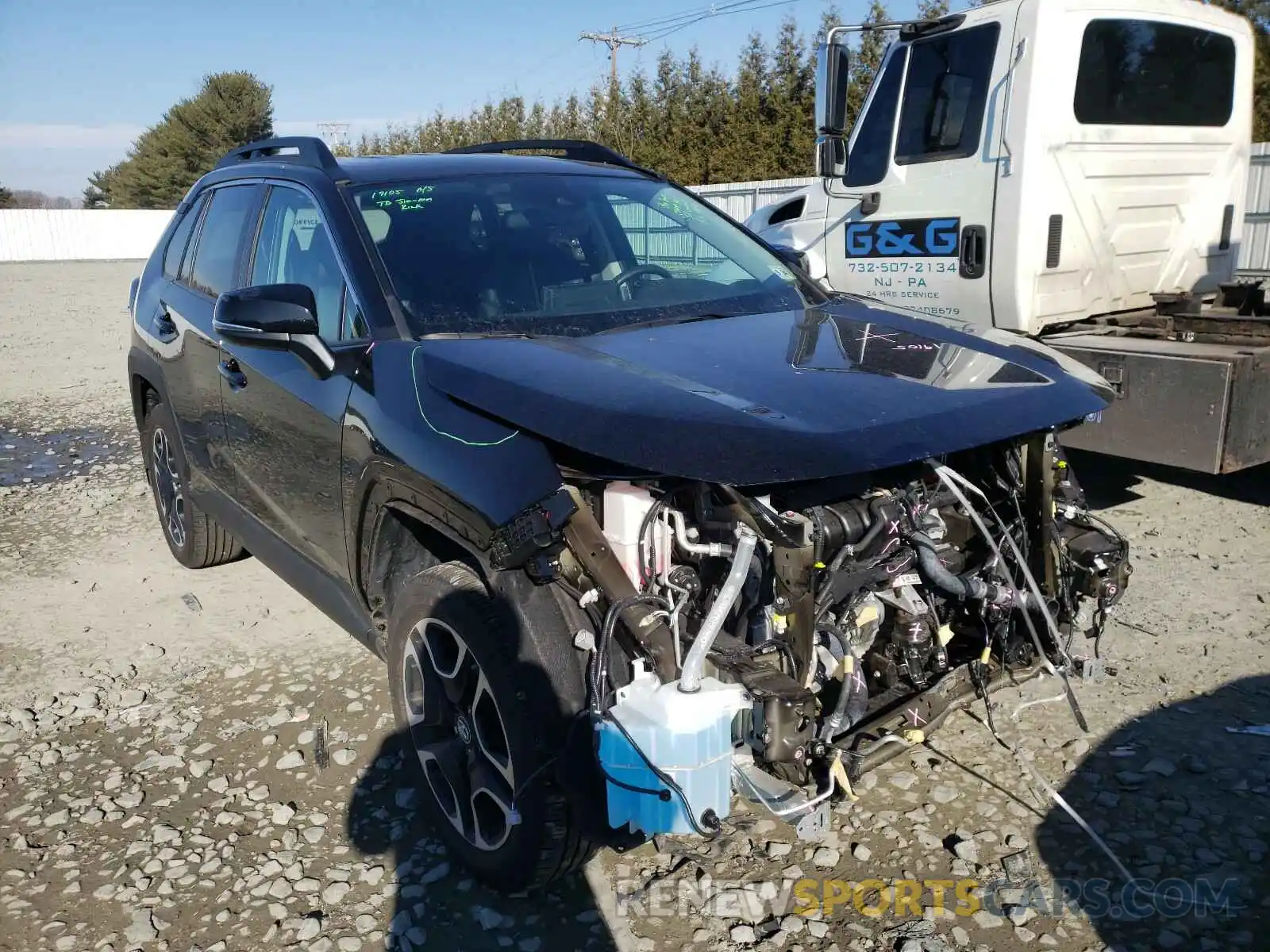 1 Photograph of a damaged car 2T3J1RFV8KW027387 TOYOTA RAV4 2019