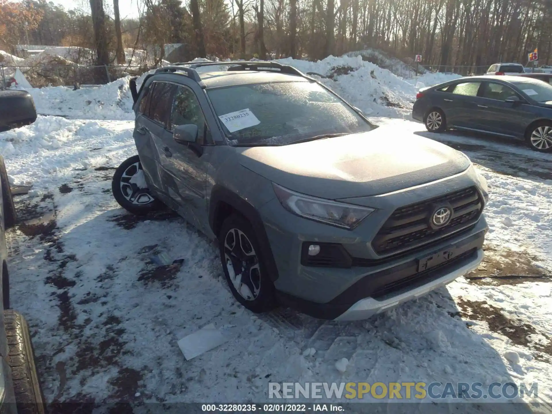 1 Photograph of a damaged car 2T3J1RFV8KW028801 TOYOTA RAV4 2019