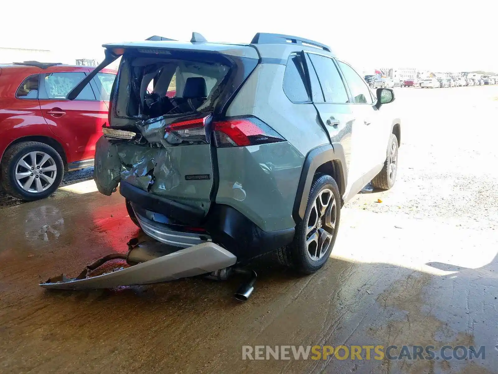 4 Photograph of a damaged car 2T3J1RFV8KW044836 TOYOTA RAV4 2019