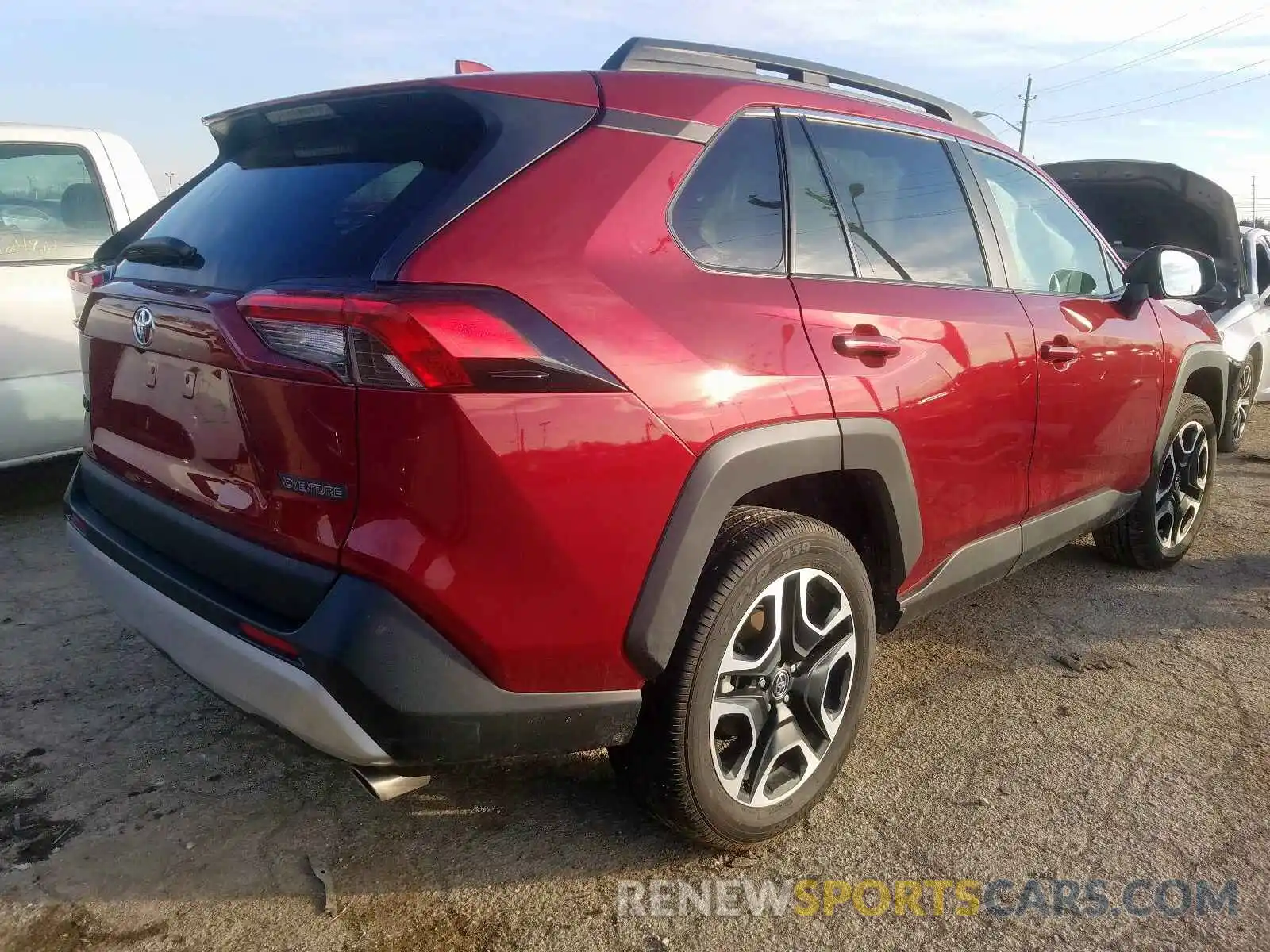 4 Photograph of a damaged car 2T3J1RFV8KW069784 TOYOTA RAV4 2019