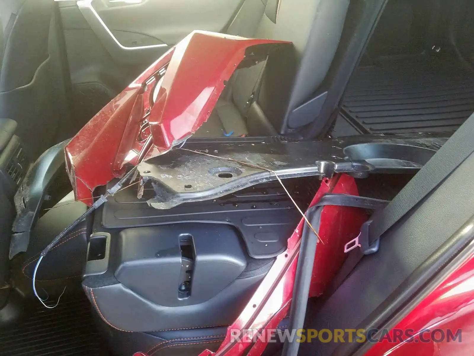 9 Photograph of a damaged car 2T3J1RFV8KW069784 TOYOTA RAV4 2019