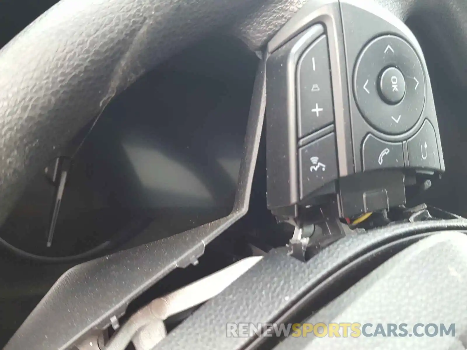 8 Photograph of a damaged car 2T3J1RFV9KW008220 TOYOTA RAV4 2019