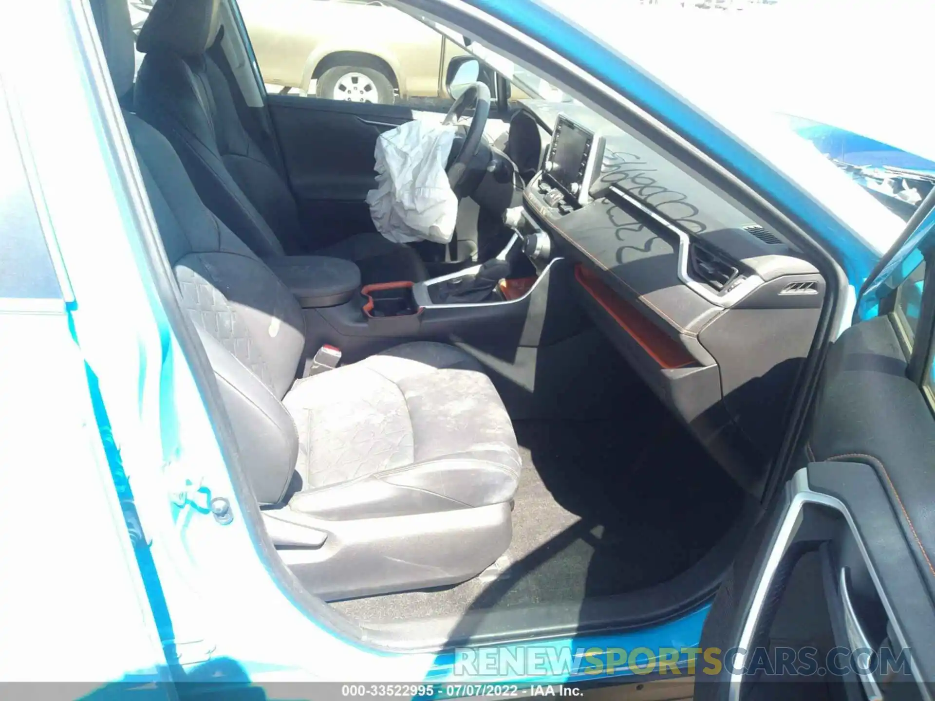 5 Photograph of a damaged car 2T3J1RFV9KW012493 TOYOTA RAV4 2019