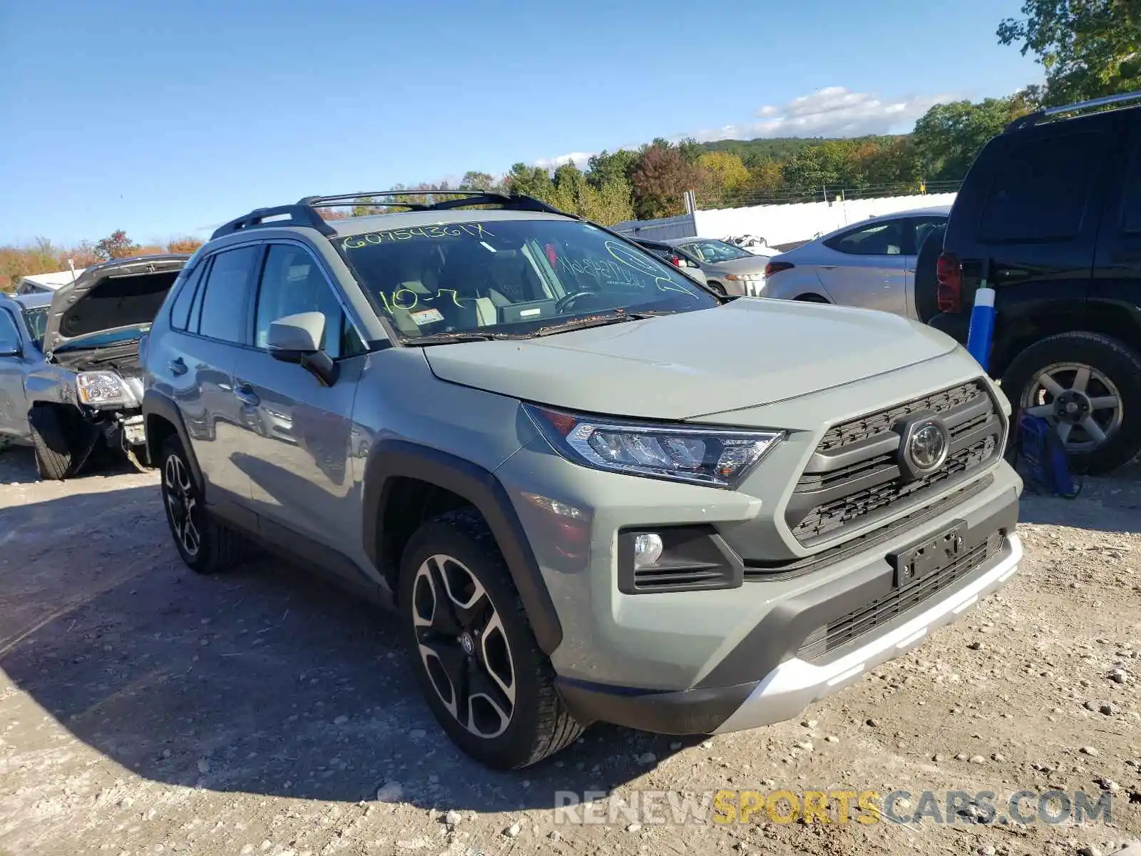 1 Photograph of a damaged car 2T3J1RFV9KW013076 TOYOTA RAV4 2019