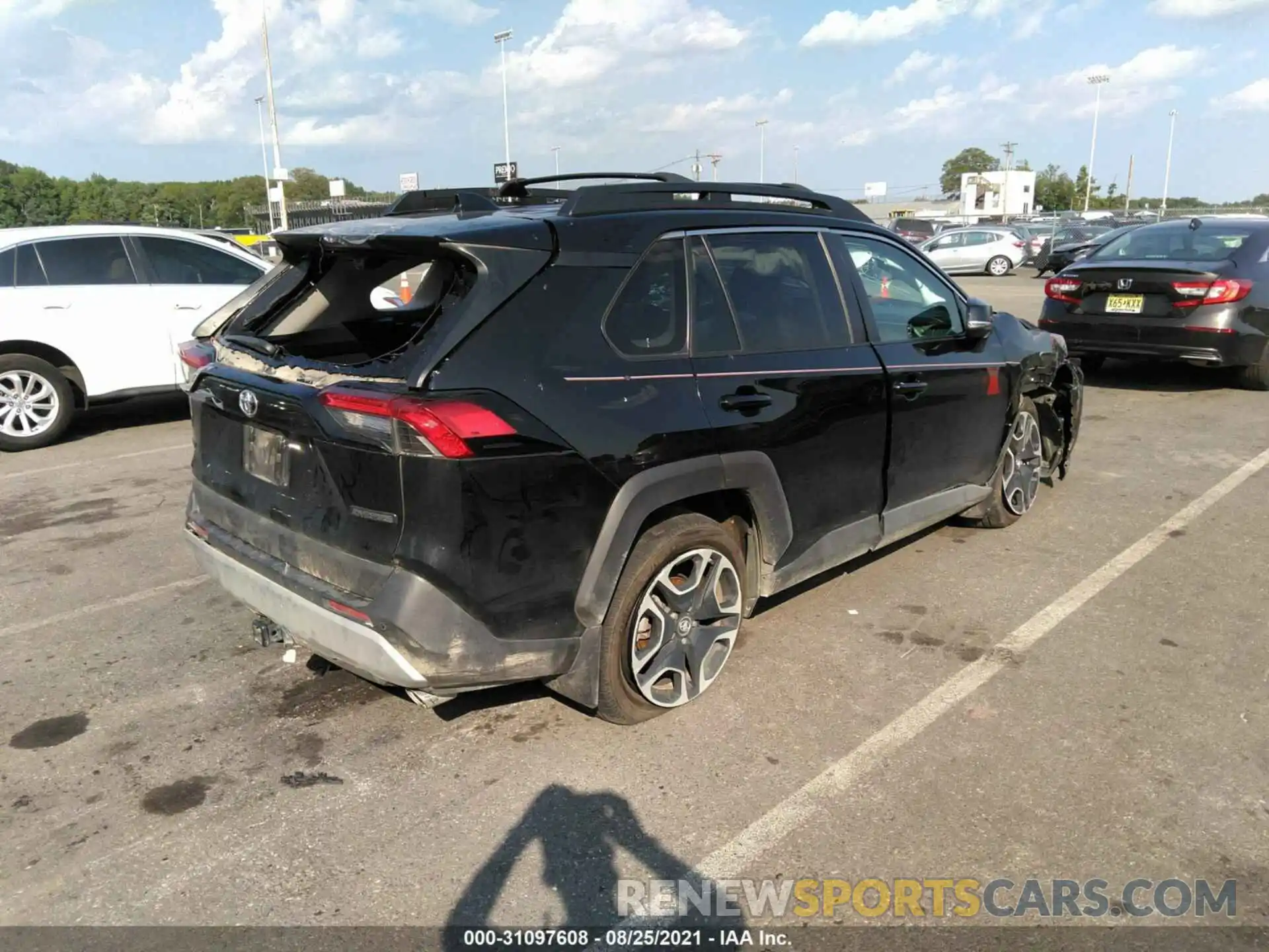 4 Фотография поврежденного автомобиля 2T3J1RFV9KW013837 TOYOTA RAV4 2019