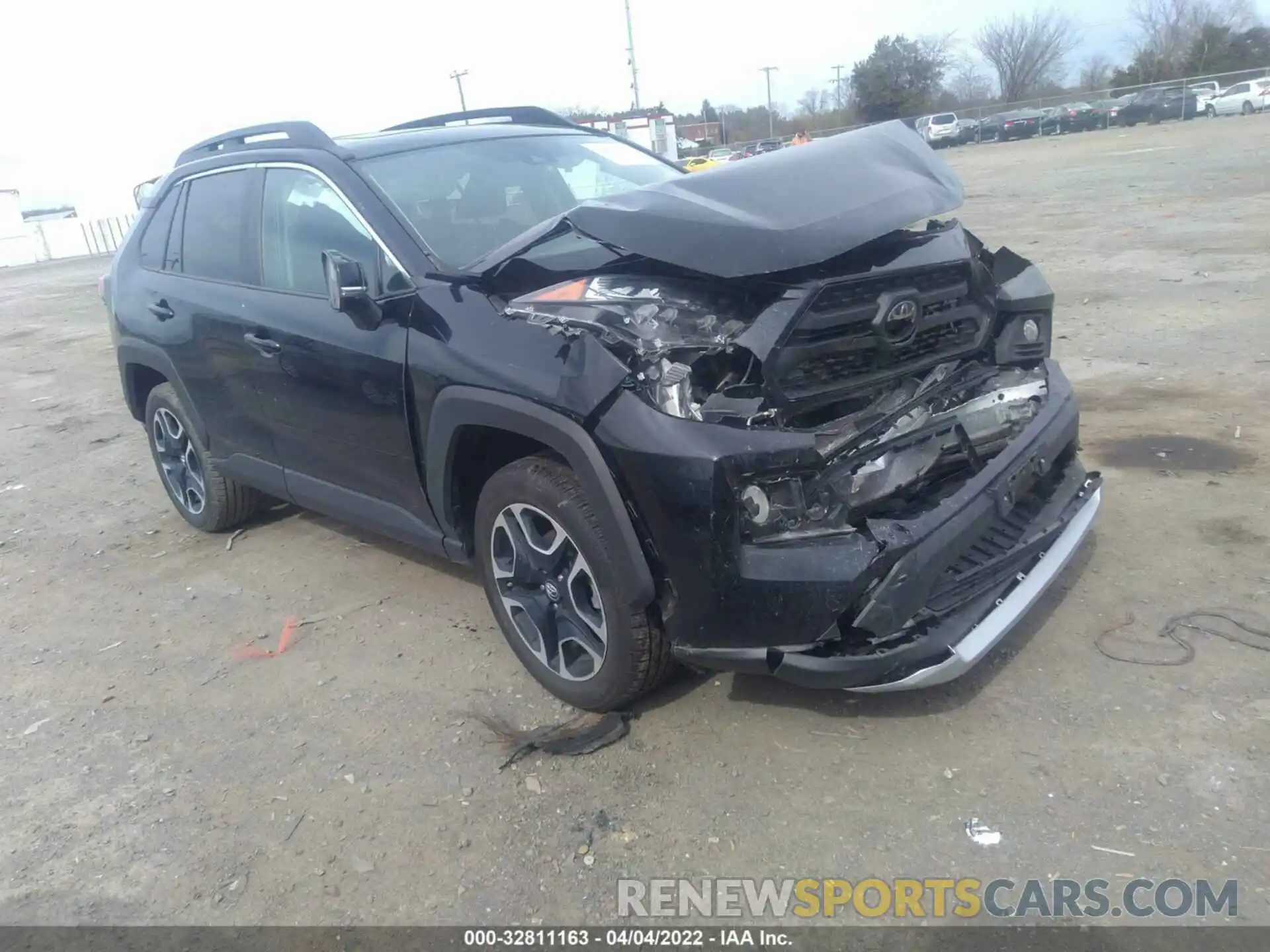 1 Photograph of a damaged car 2T3J1RFV9KW025079 TOYOTA RAV4 2019