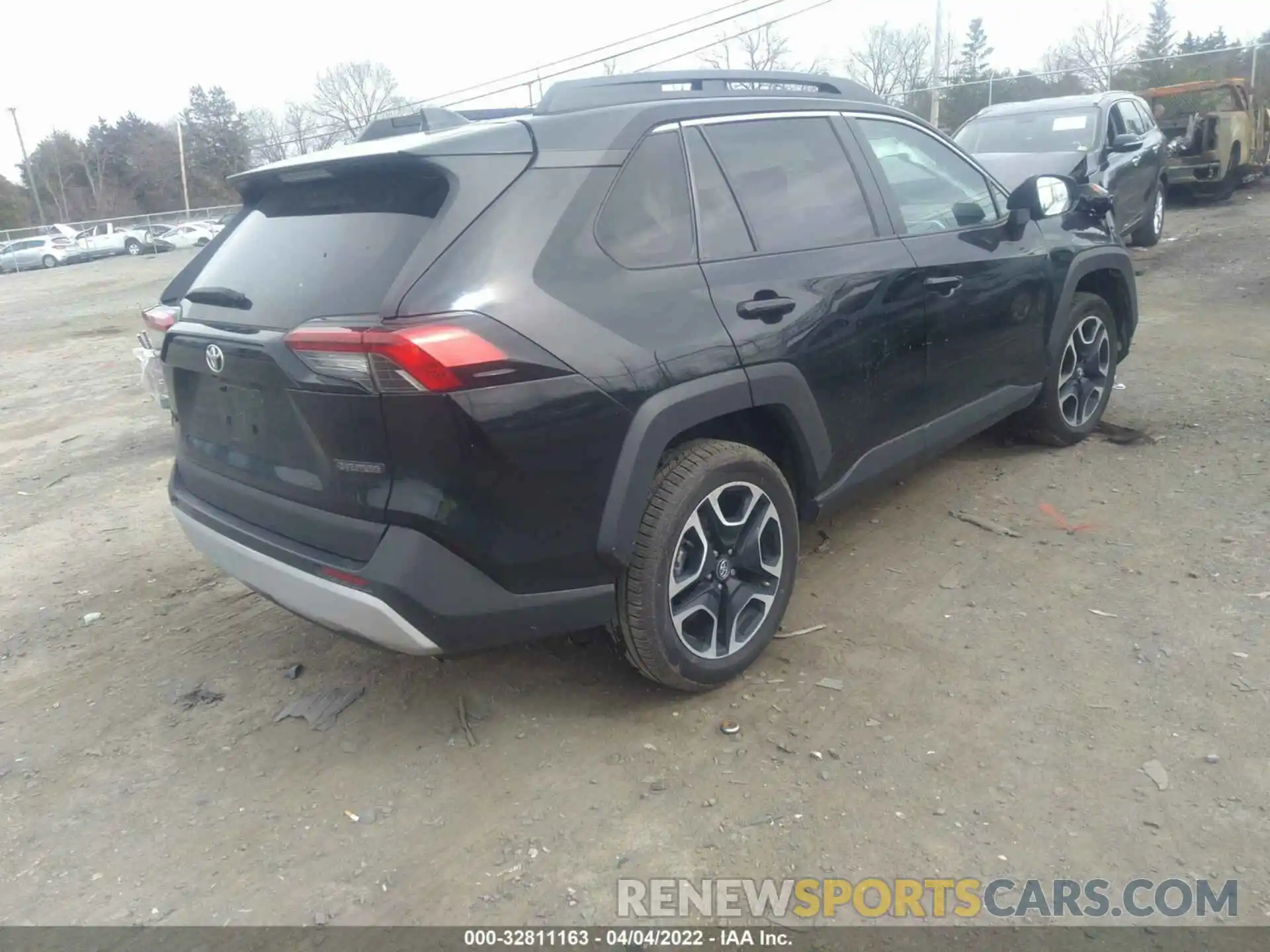 4 Фотография поврежденного автомобиля 2T3J1RFV9KW025079 TOYOTA RAV4 2019