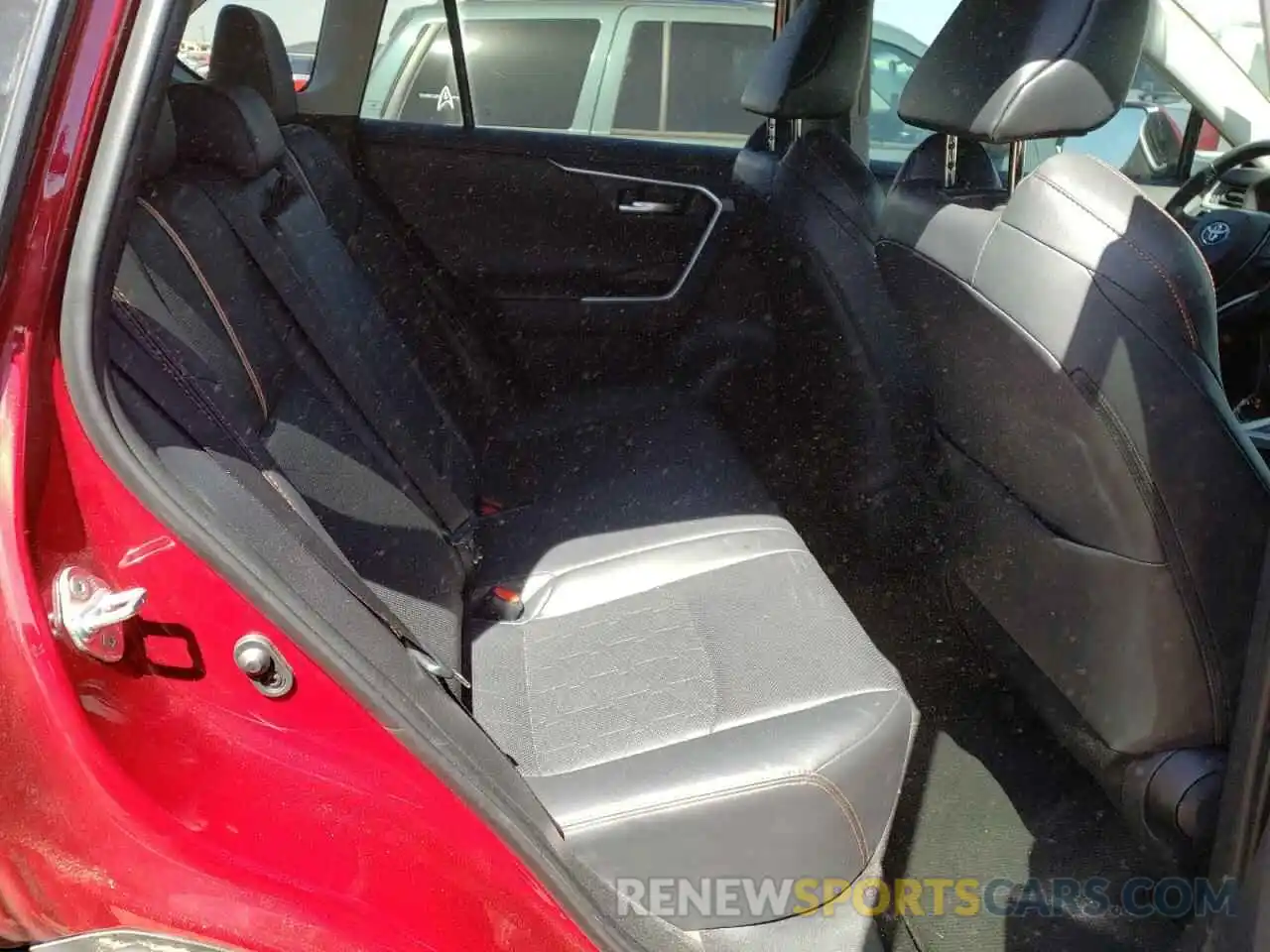 6 Photograph of a damaged car 2T3J1RFV9KW026569 TOYOTA RAV4 2019