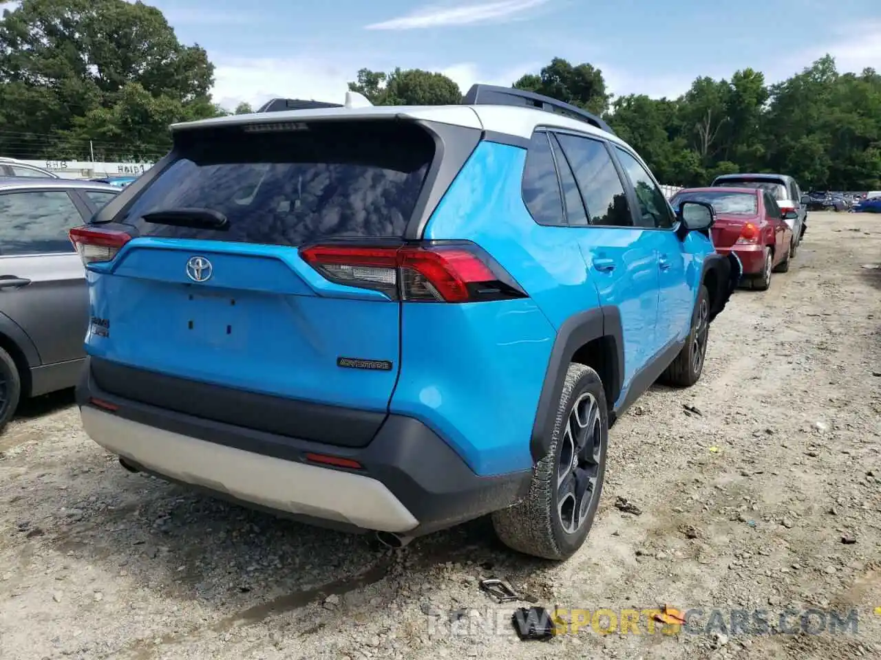 4 Photograph of a damaged car 2T3J1RFV9KW031867 TOYOTA RAV4 2019