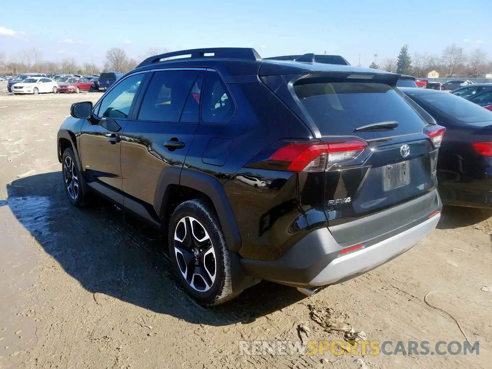 3 Фотография поврежденного автомобиля 2T3J1RFV9KW047180 TOYOTA RAV4 2019