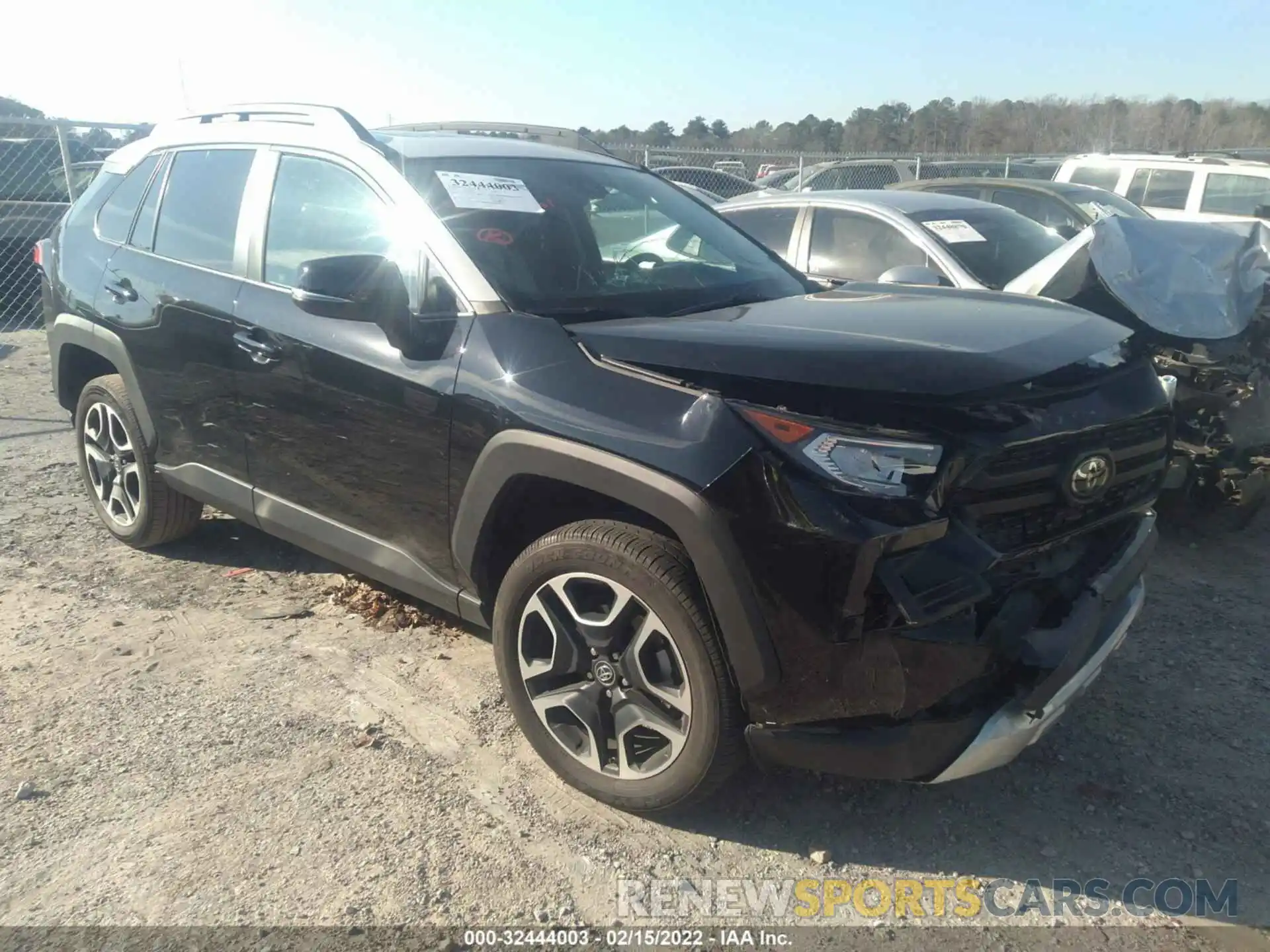 1 Photograph of a damaged car 2T3J1RFV9KW052461 TOYOTA RAV4 2019