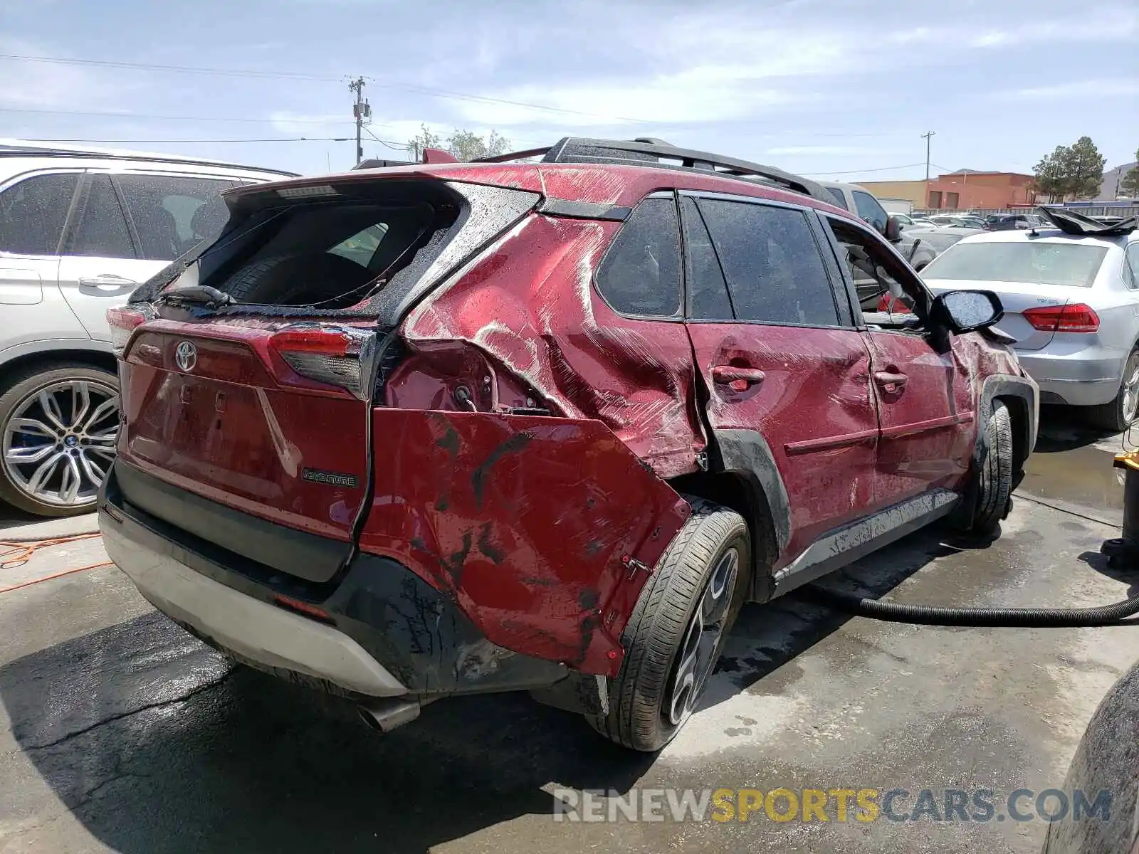 4 Photograph of a damaged car 2T3J1RFVXKW007447 TOYOTA RAV4 2019