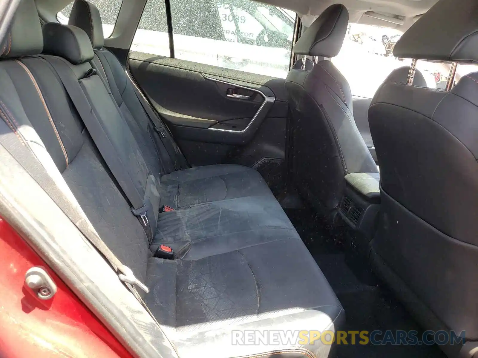 6 Photograph of a damaged car 2T3J1RFVXKW007447 TOYOTA RAV4 2019