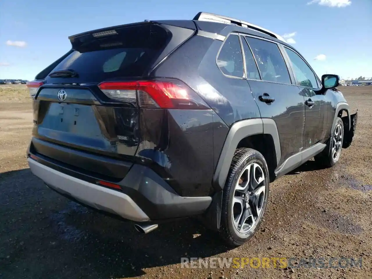 4 Photograph of a damaged car 2T3J1RFVXKW016603 TOYOTA RAV4 2019