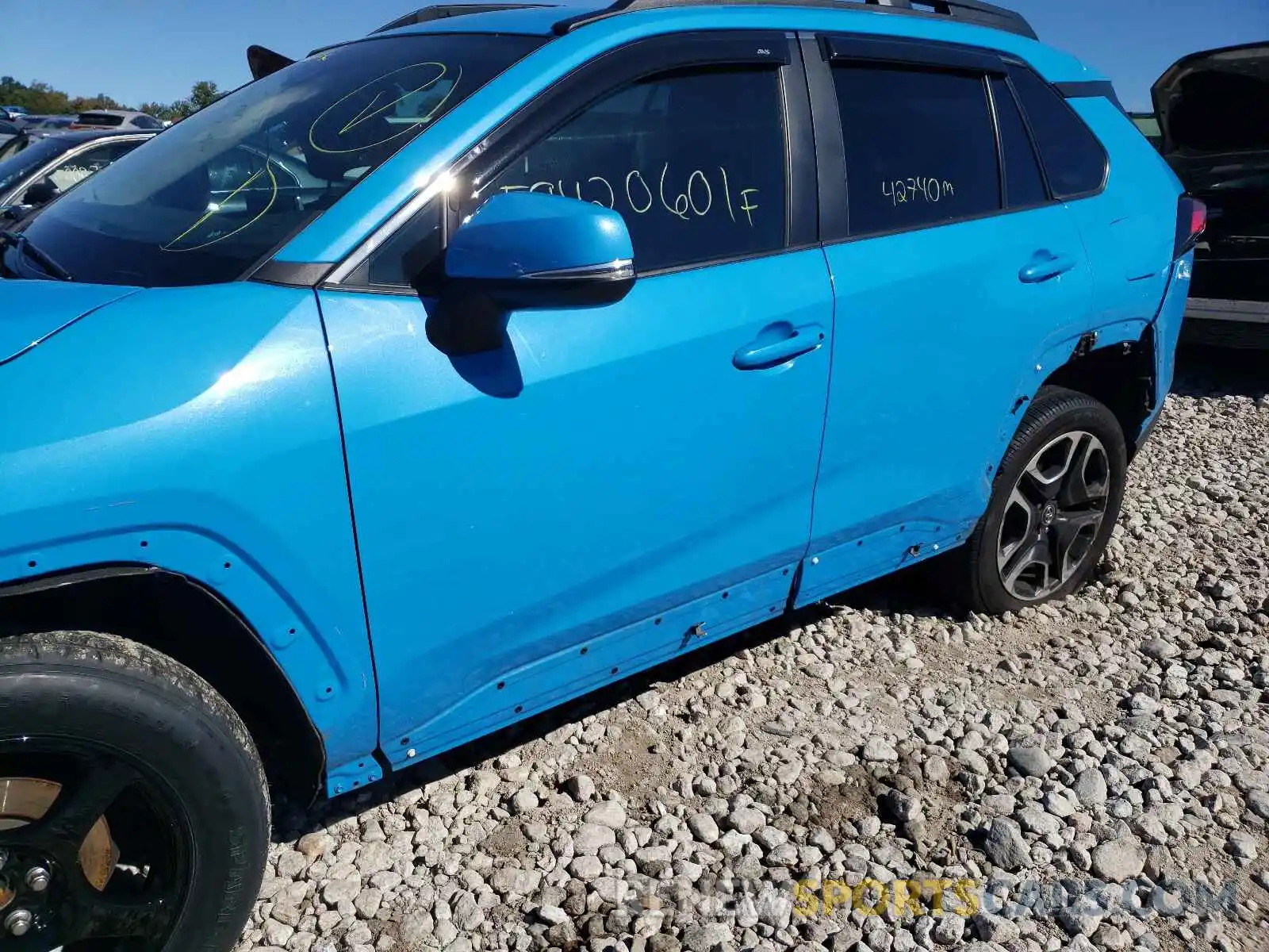 9 Photograph of a damaged car 2T3J1RFVXKW017153 TOYOTA RAV4 2019