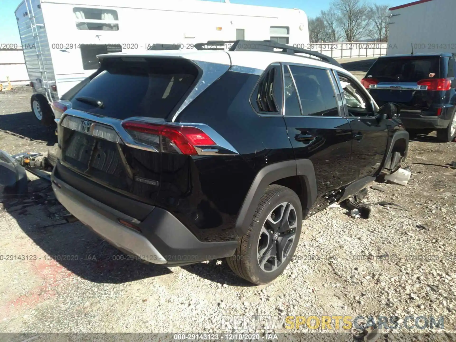 4 Photograph of a damaged car 2T3J1RFVXKW030209 TOYOTA RAV4 2019