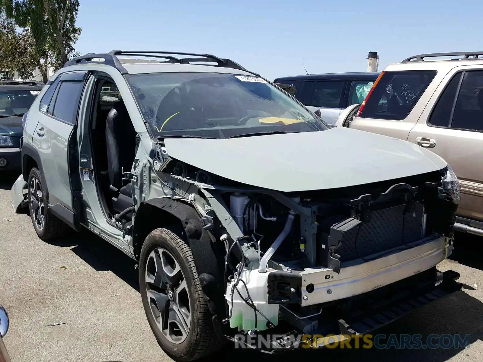 1 Photograph of a damaged car 2T3J1RFVXKW032672 TOYOTA RAV4 2019