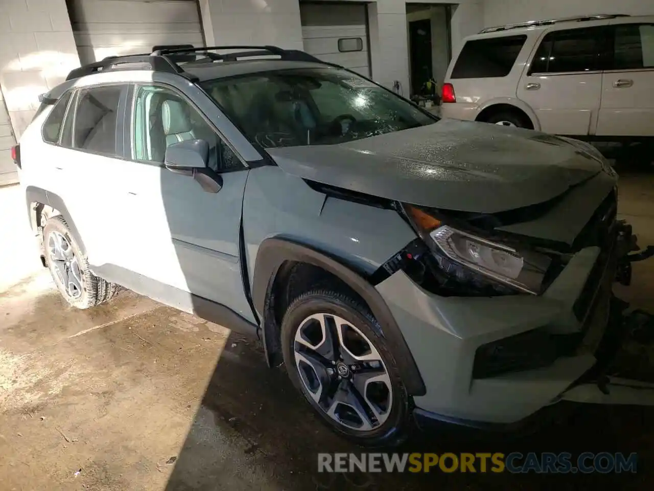 1 Photograph of a damaged car 2T3J1RFVXKW037337 TOYOTA RAV4 2019