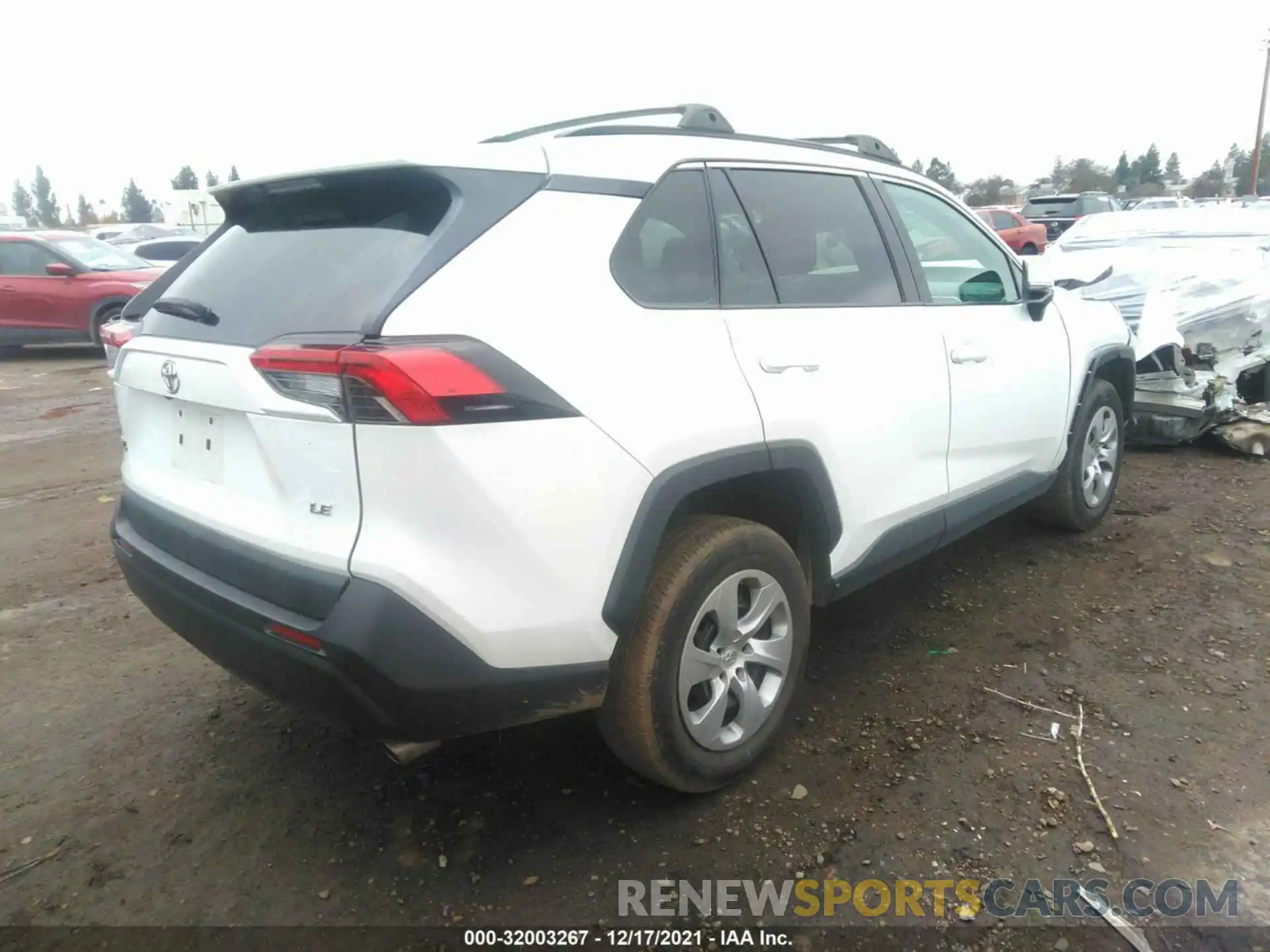 4 Photograph of a damaged car 2T3K1RFV0KW012869 TOYOTA RAV4 2019