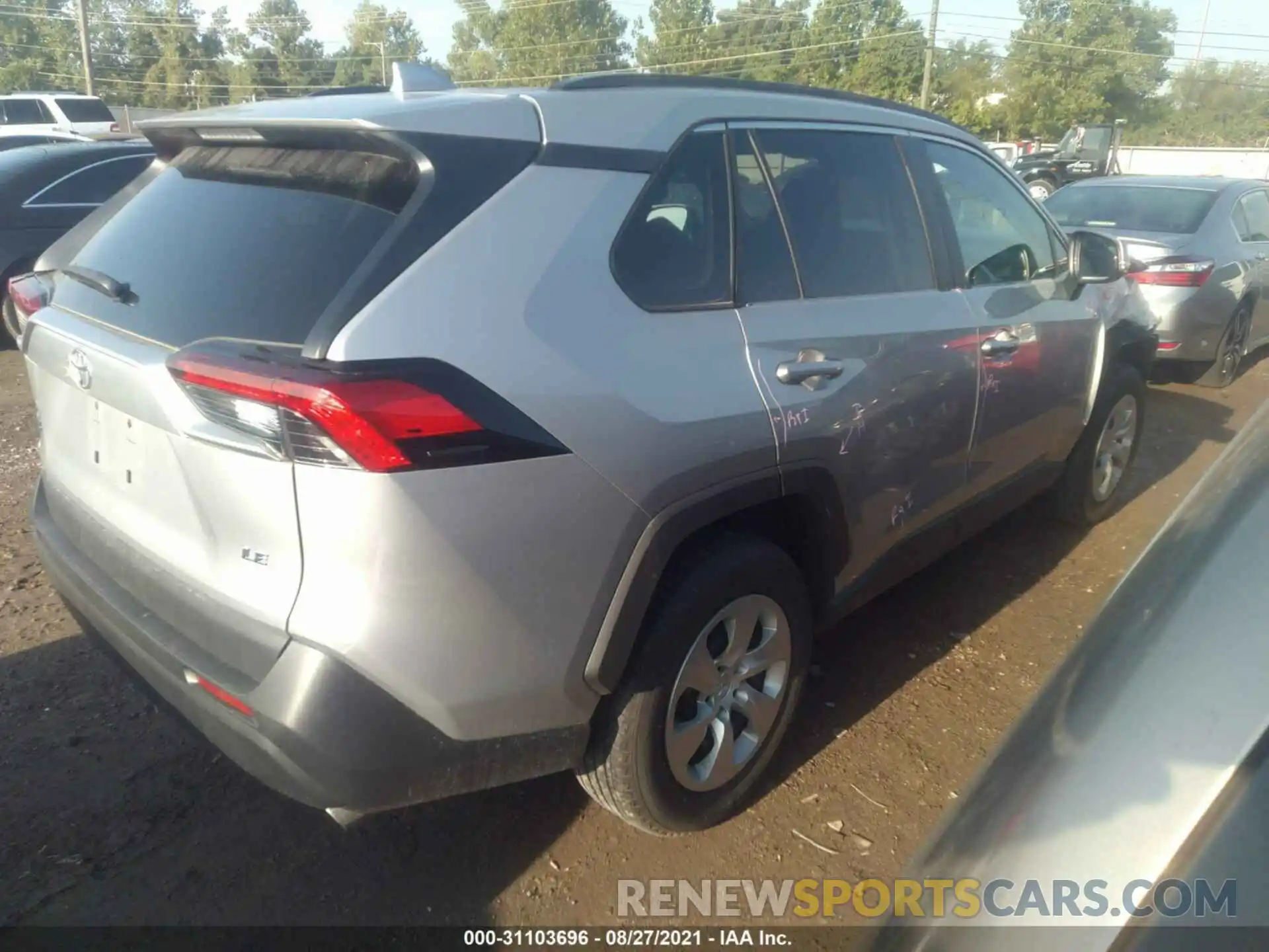 4 Photograph of a damaged car 2T3K1RFV0KW053762 TOYOTA RAV4 2019