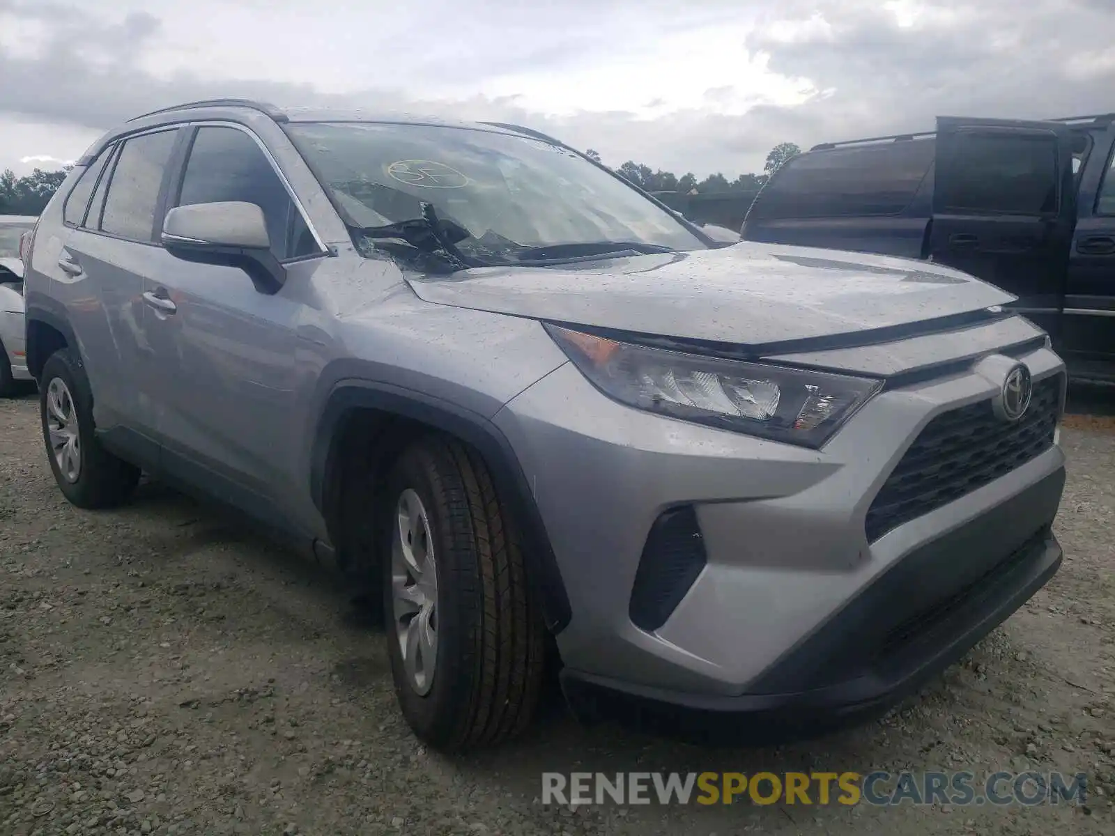 1 Photograph of a damaged car 2T3K1RFV0KW056144 TOYOTA RAV4 2019