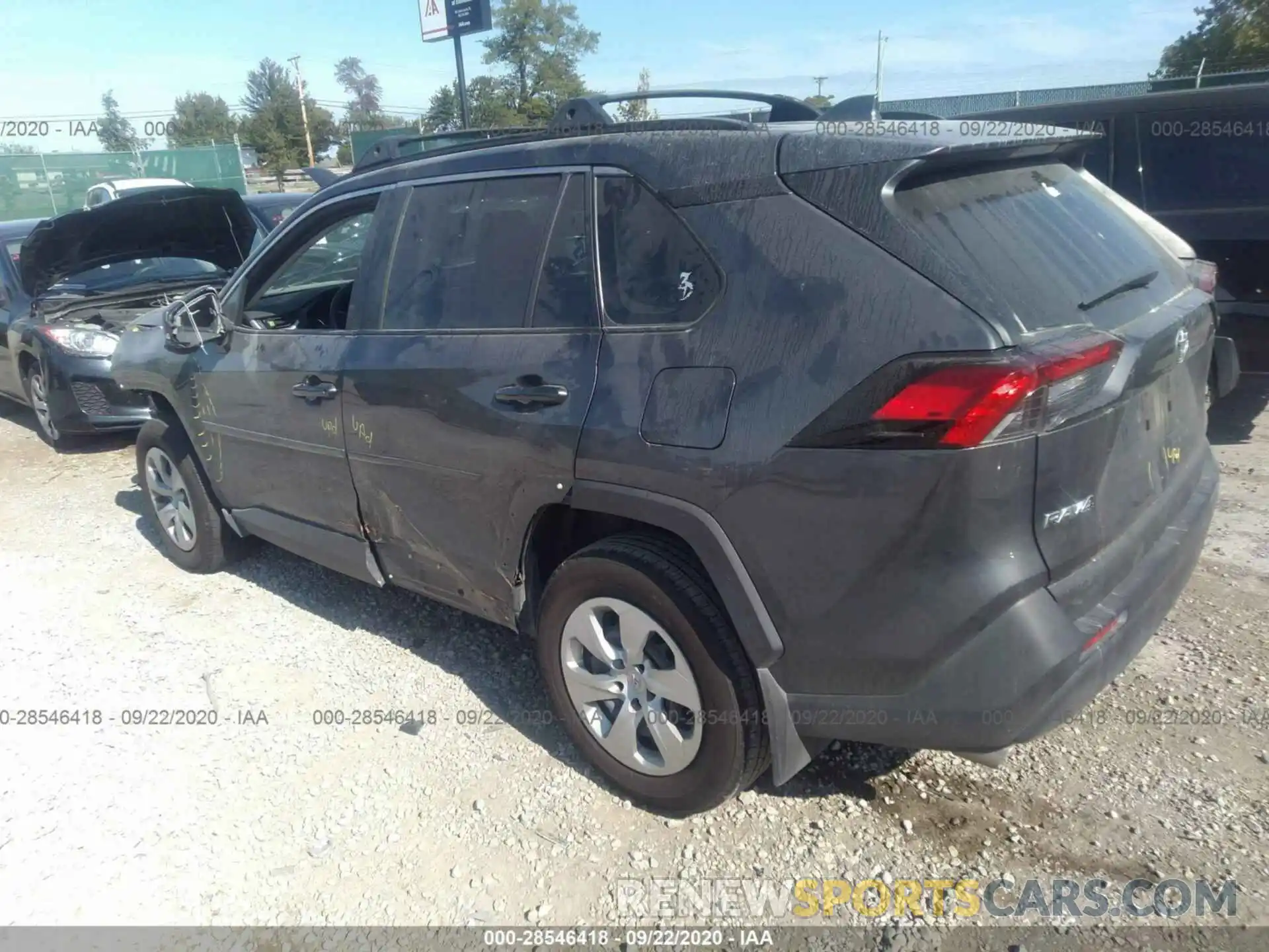 3 Фотография поврежденного автомобиля 2T3K1RFV1KW030426 TOYOTA RAV4 2019