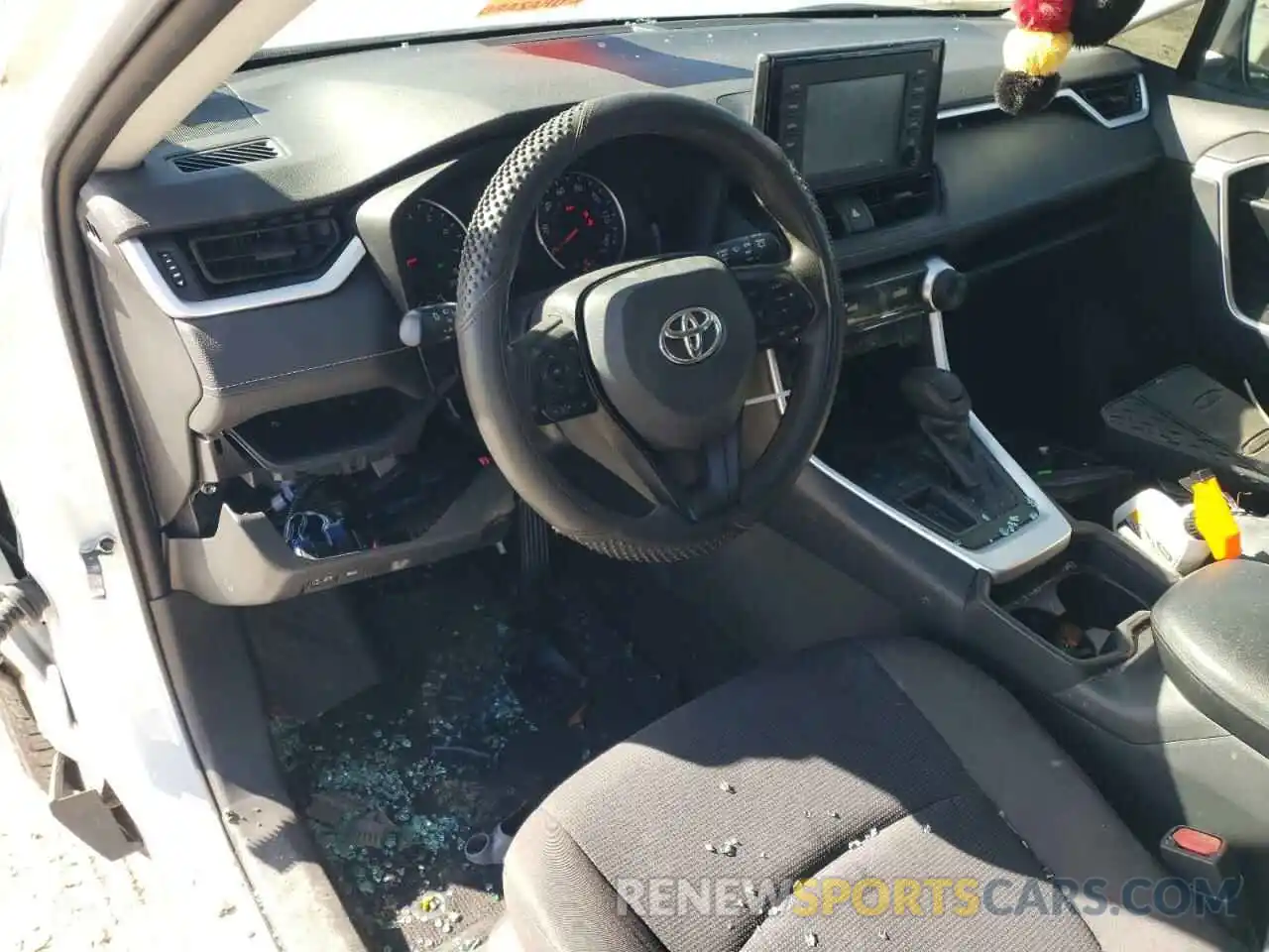 8 Photograph of a damaged car 2T3K1RFV1KW039062 TOYOTA RAV4 2019