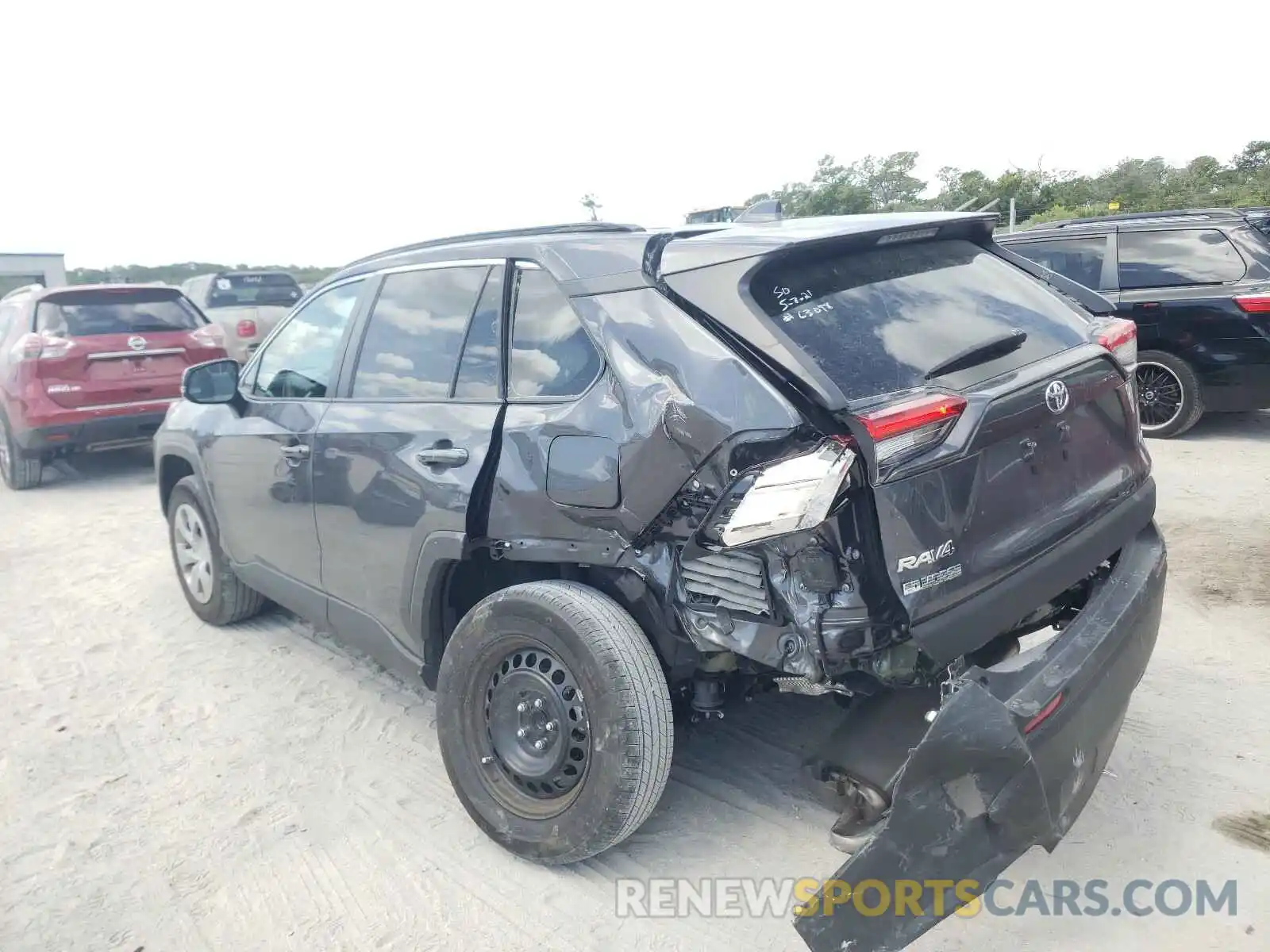 3 Фотография поврежденного автомобиля 2T3K1RFV1KW053558 TOYOTA RAV4 2019