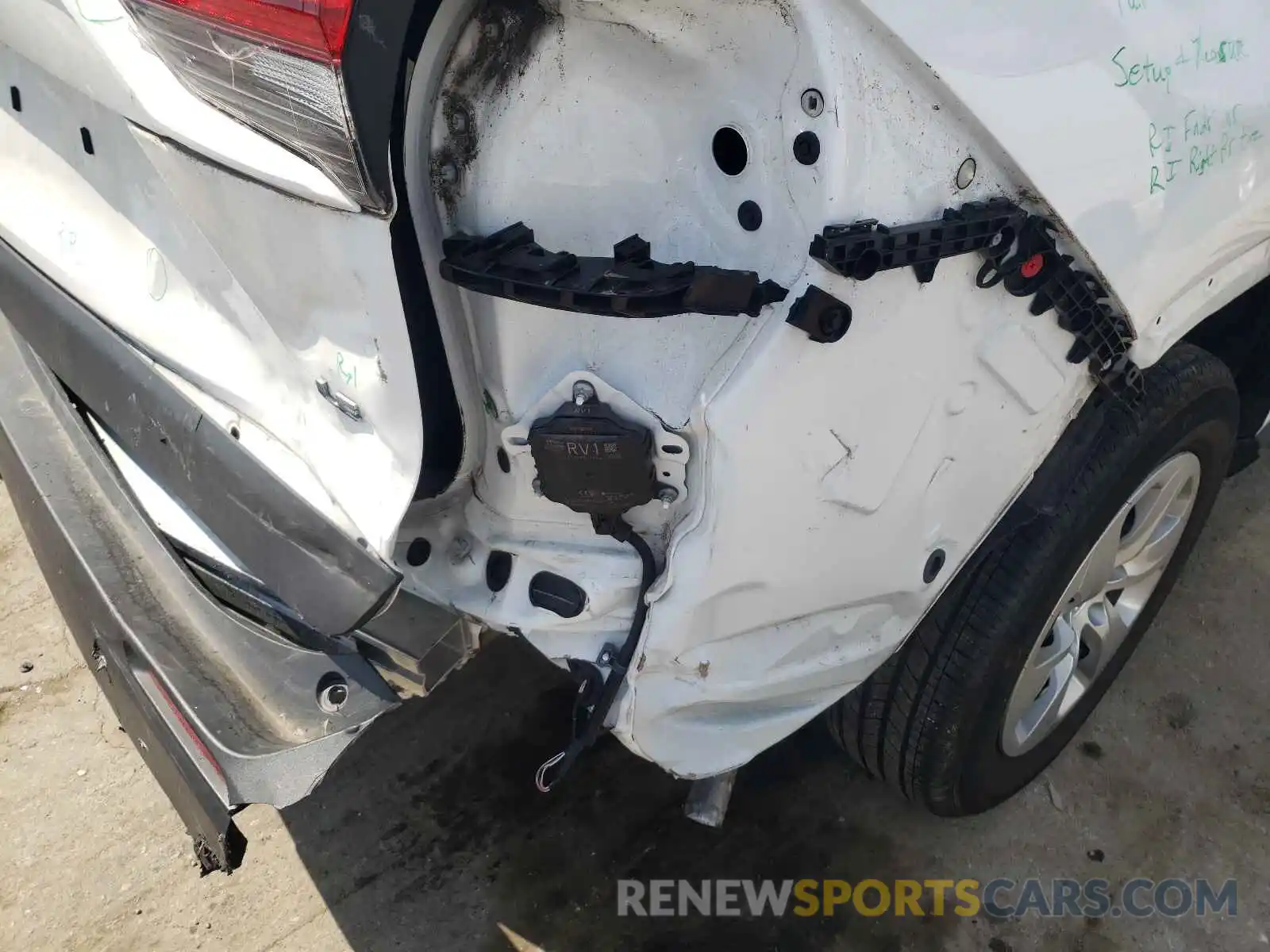 9 Photograph of a damaged car 2T3K1RFV2KW031455 TOYOTA RAV4 2019