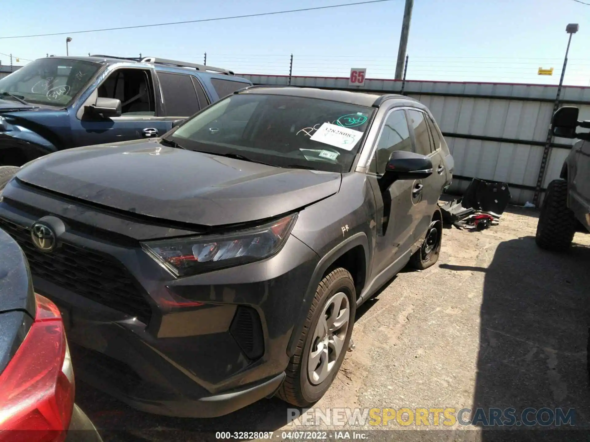 2 Фотография поврежденного автомобиля 2T3K1RFV2KW041693 TOYOTA RAV4 2019