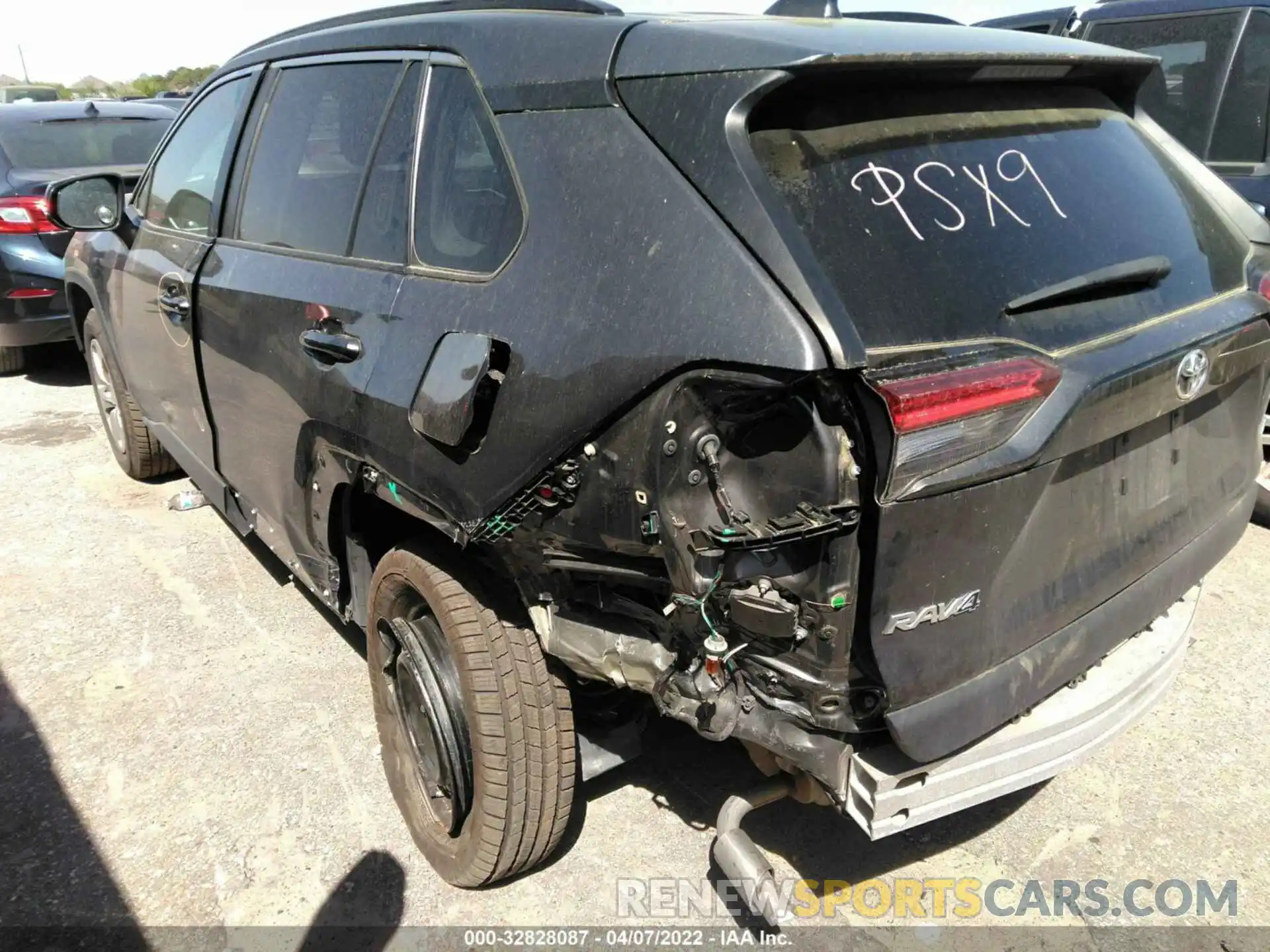 3 Photograph of a damaged car 2T3K1RFV2KW041693 TOYOTA RAV4 2019