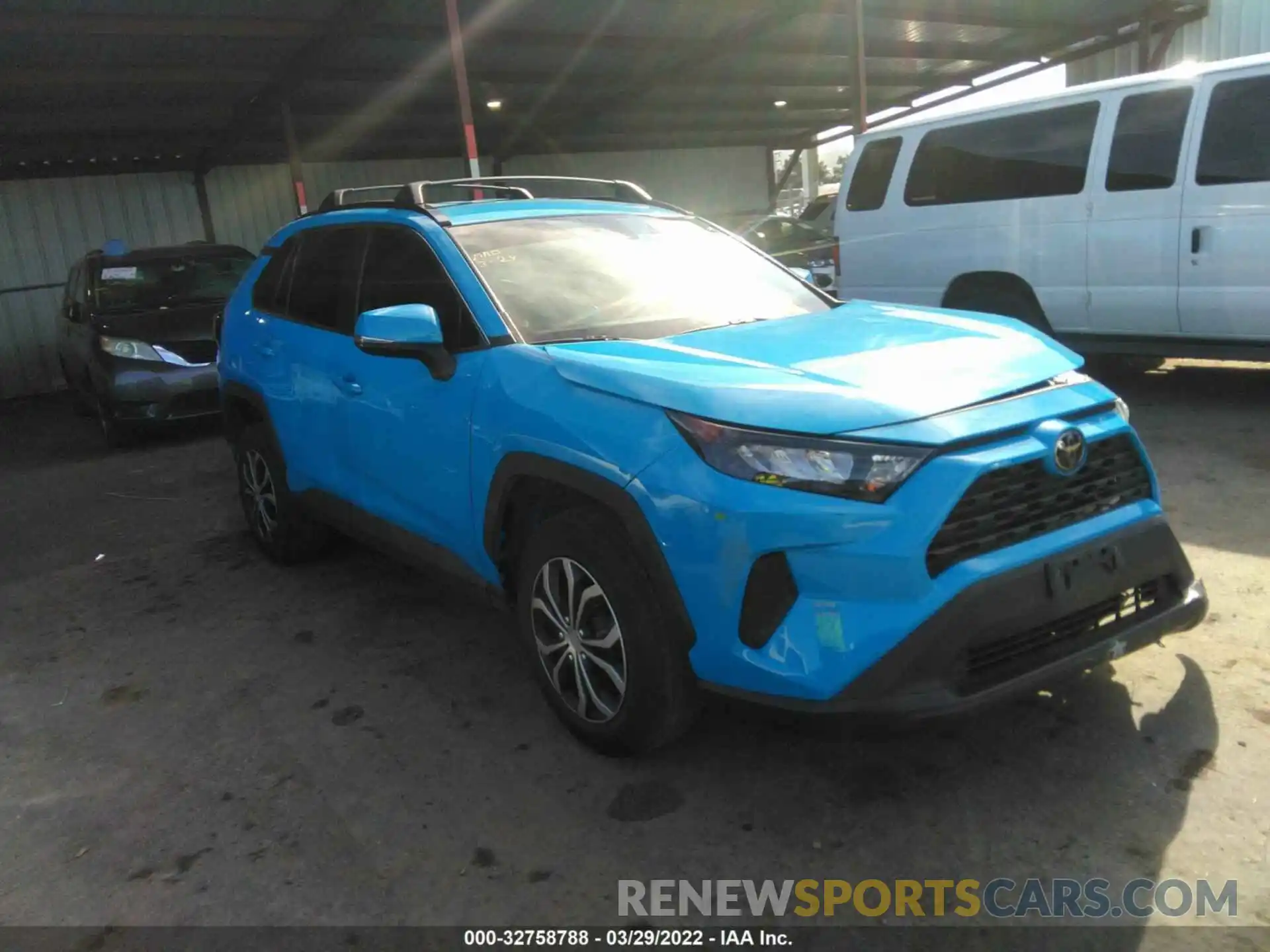 1 Фотография поврежденного автомобиля 2T3K1RFV3KC007893 TOYOTA RAV4 2019