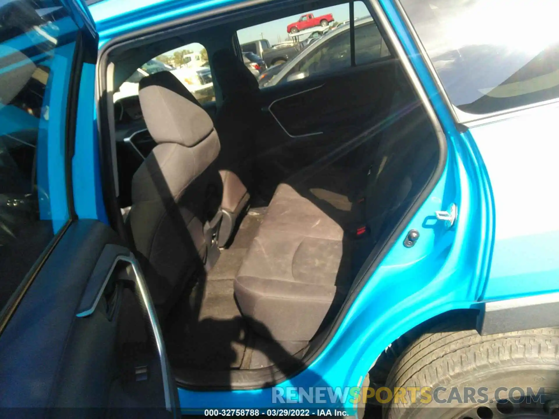 8 Фотография поврежденного автомобиля 2T3K1RFV3KC007893 TOYOTA RAV4 2019