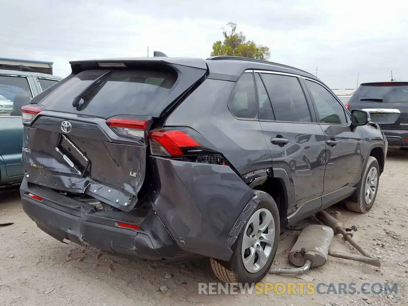 4 Photograph of a damaged car 2T3K1RFV3KW011134 TOYOTA RAV4 2019