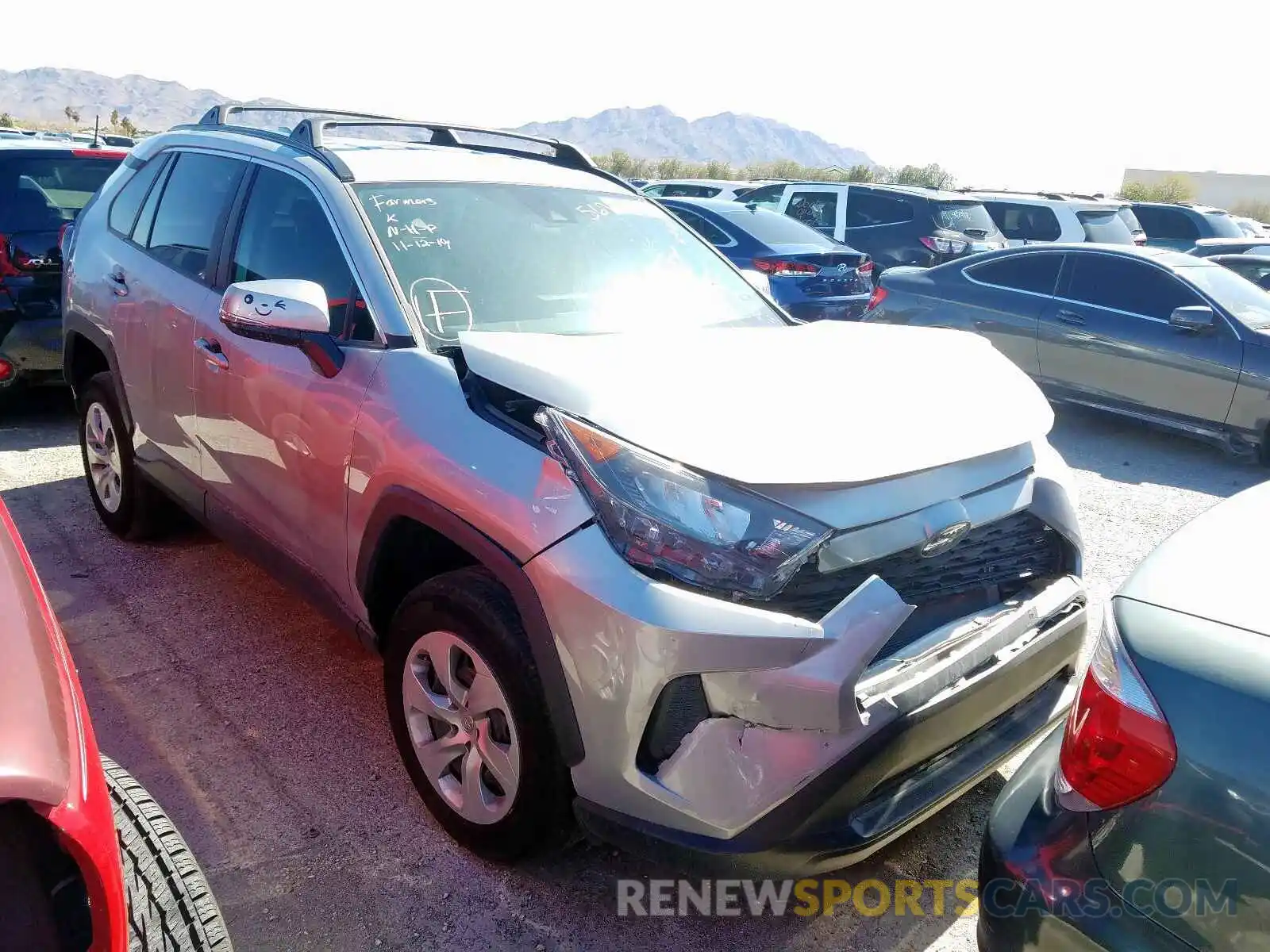 1 Photograph of a damaged car 2T3K1RFV3KW028970 TOYOTA RAV4 2019