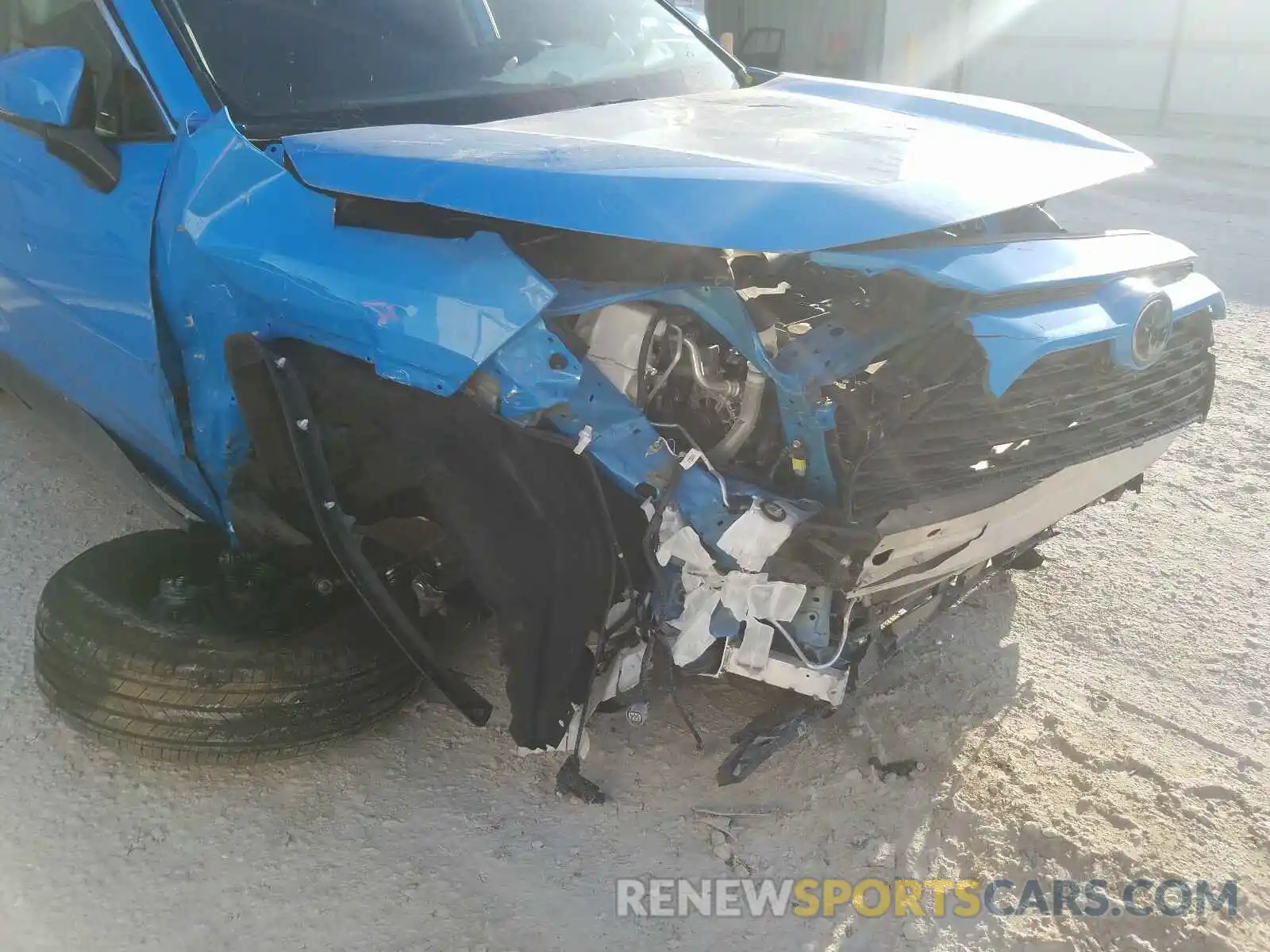 9 Photograph of a damaged car 2T3K1RFV3KW030640 TOYOTA RAV4 2019