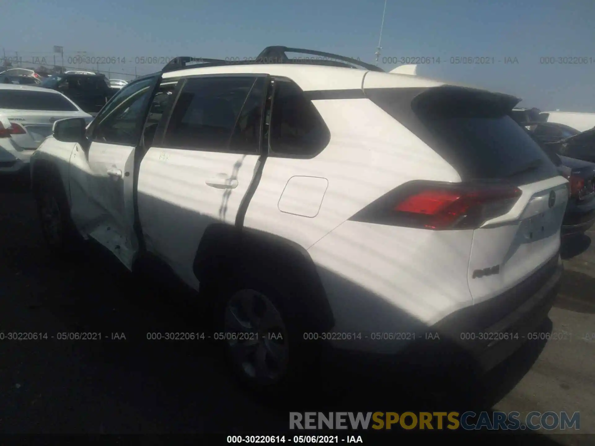 3 Photograph of a damaged car 2T3K1RFV4KC011290 TOYOTA RAV4 2019