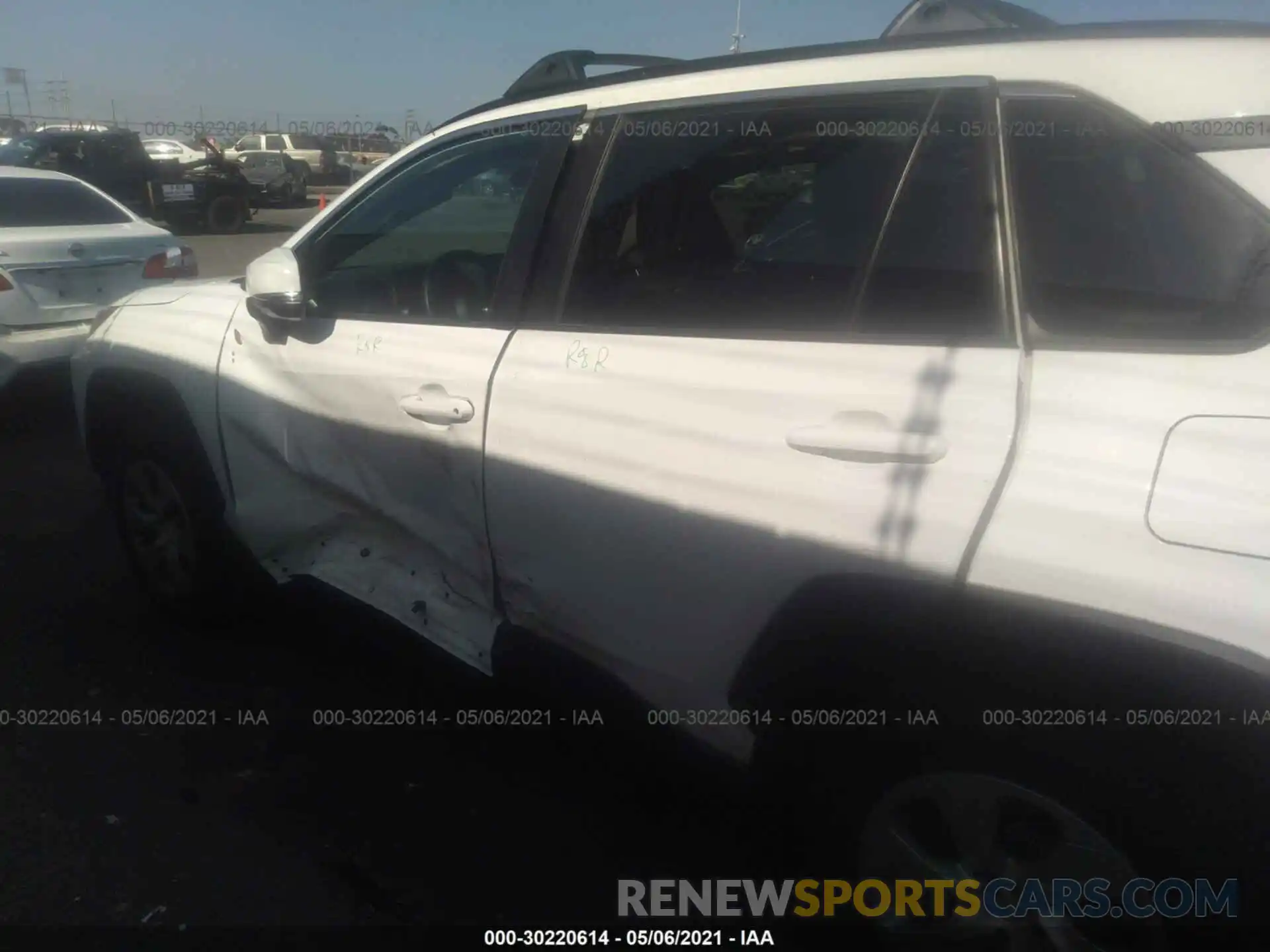 6 Photograph of a damaged car 2T3K1RFV4KC011290 TOYOTA RAV4 2019