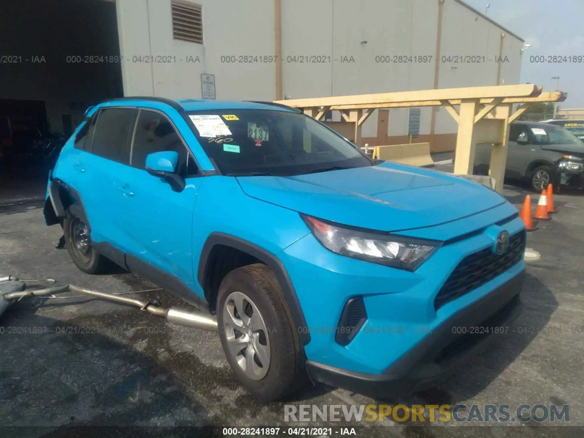 1 Photograph of a damaged car 2T3K1RFV4KW009652 TOYOTA RAV4 2019